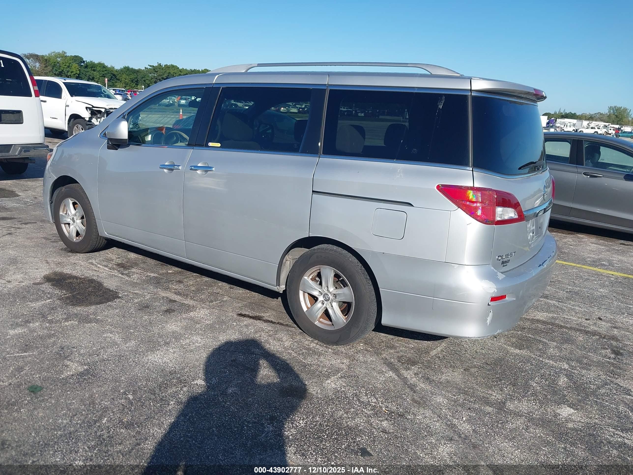 NISSAN QUEST image 3