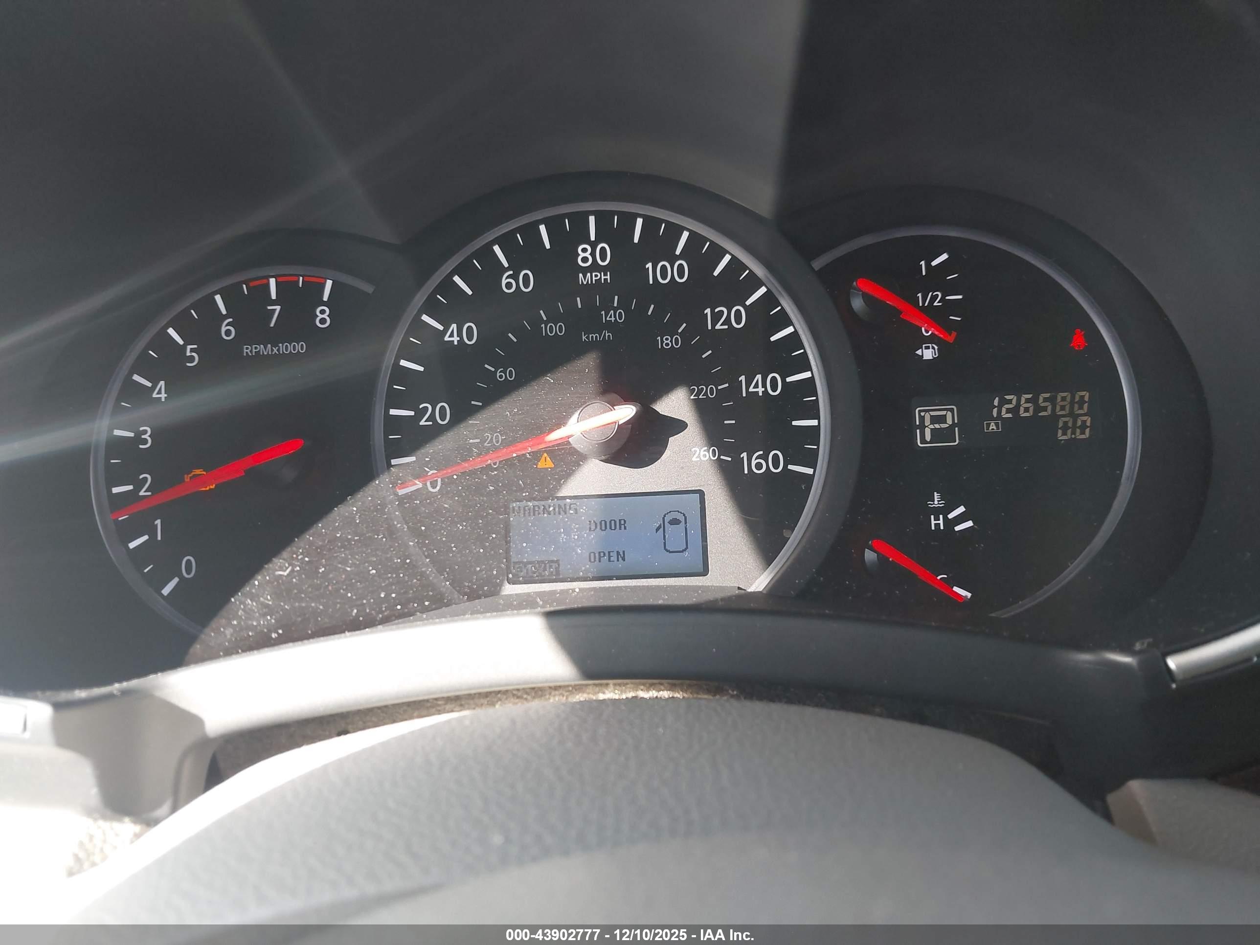 NISSAN QUEST image 7
