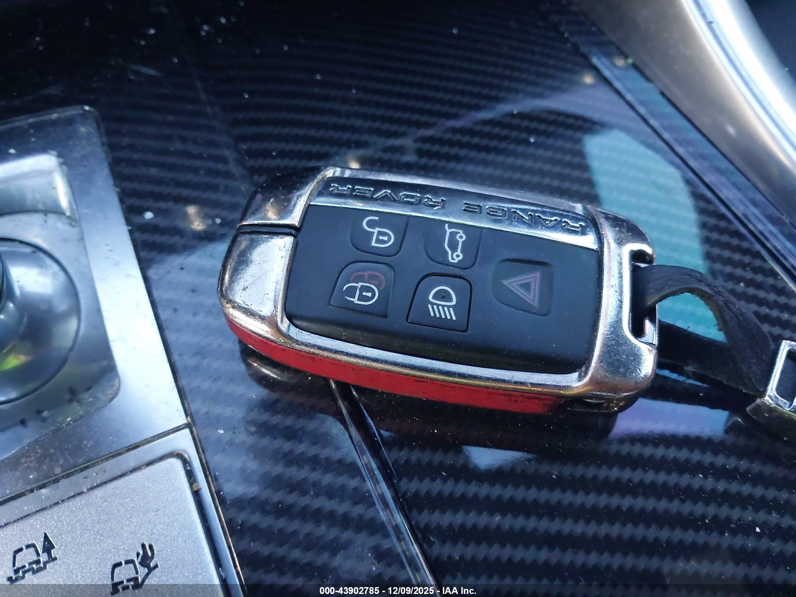 LAND ROVER image 11