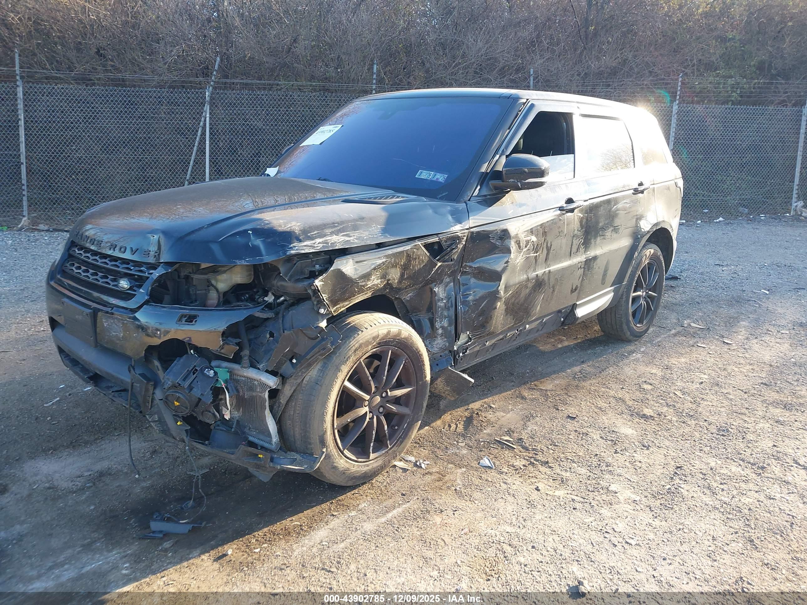 LAND ROVER image 2