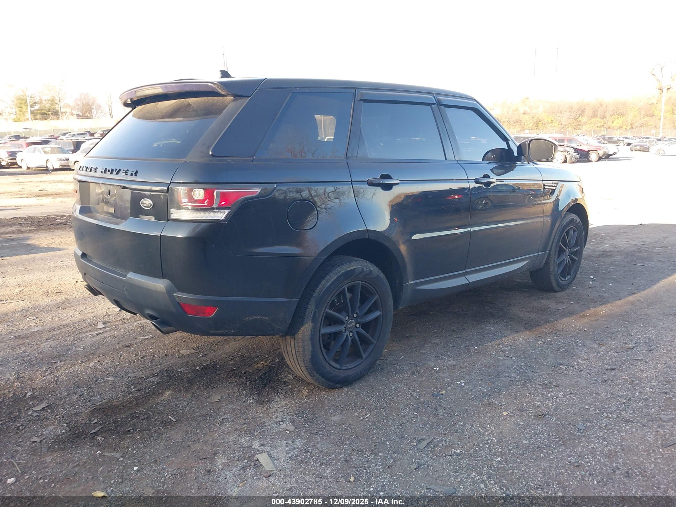 LAND ROVER image 4