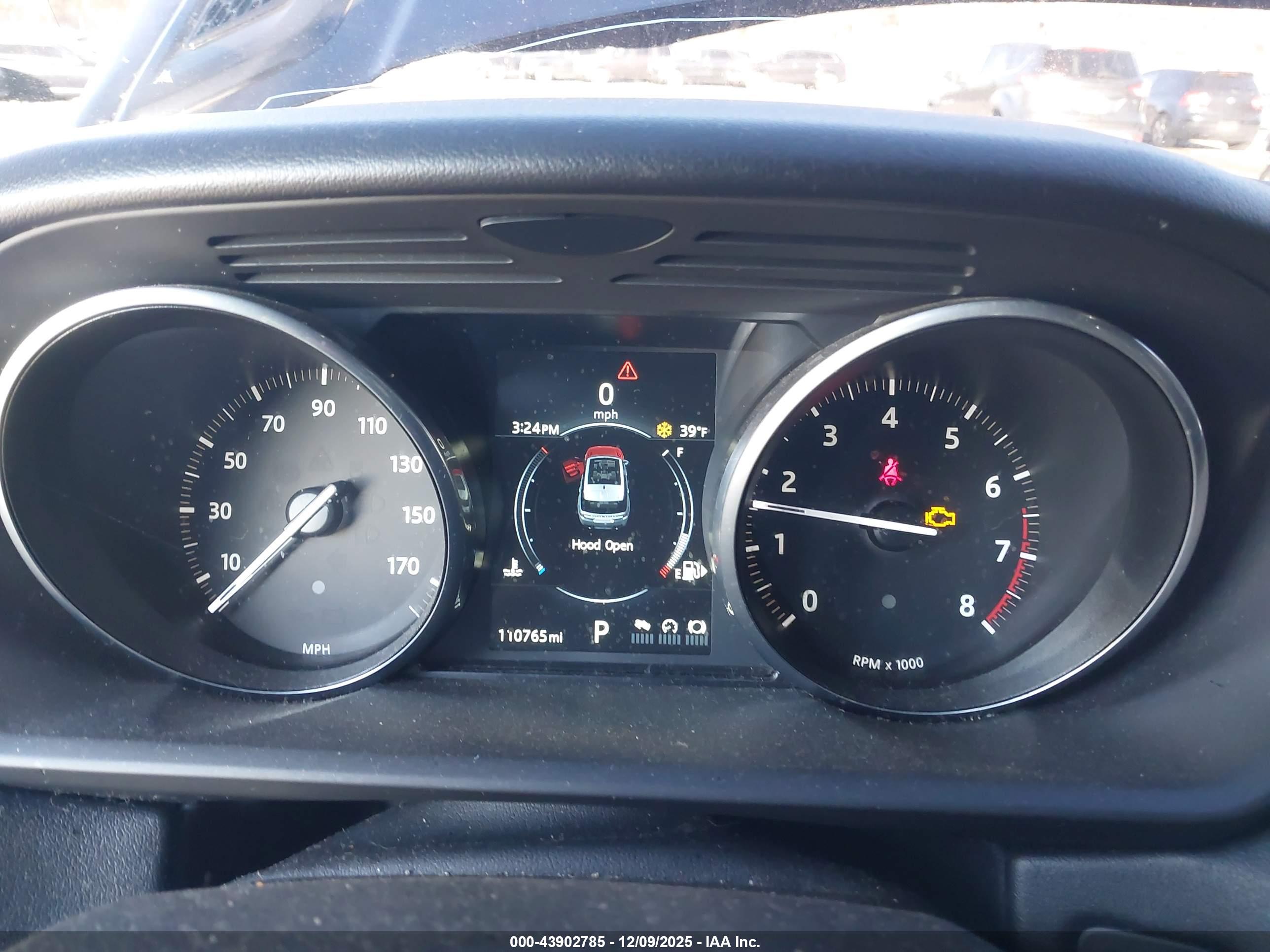 LAND ROVER image 7