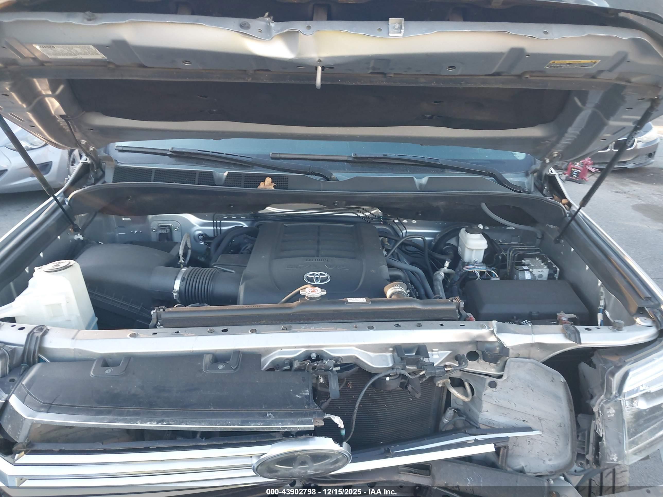 TOYOTA TUNDRA image 10