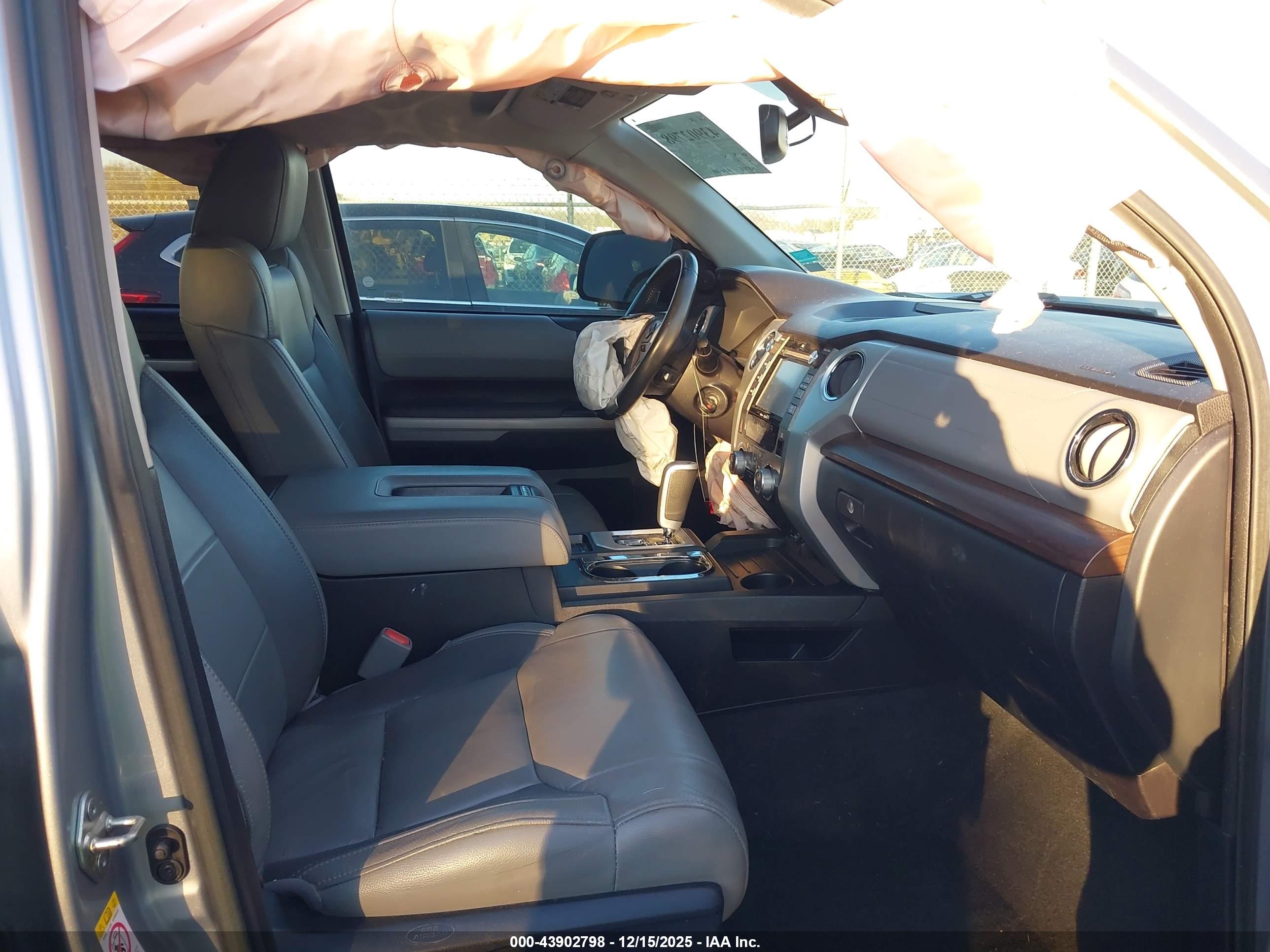 TOYOTA TUNDRA image 5