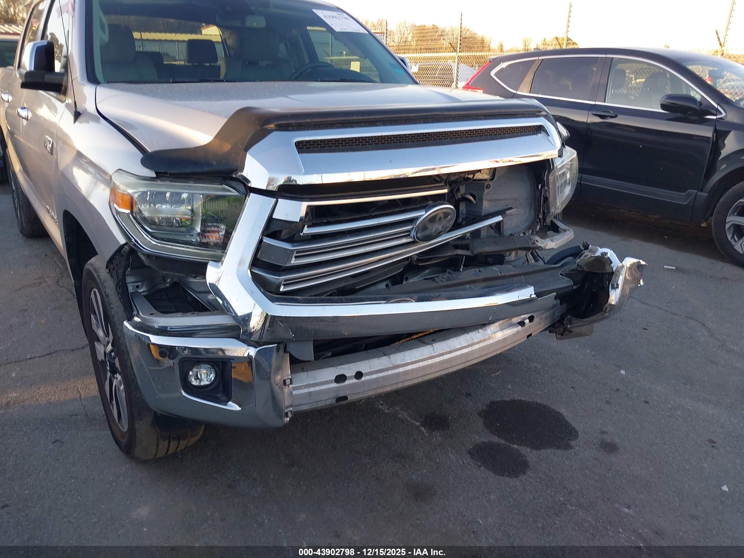 TOYOTA TUNDRA image 6
