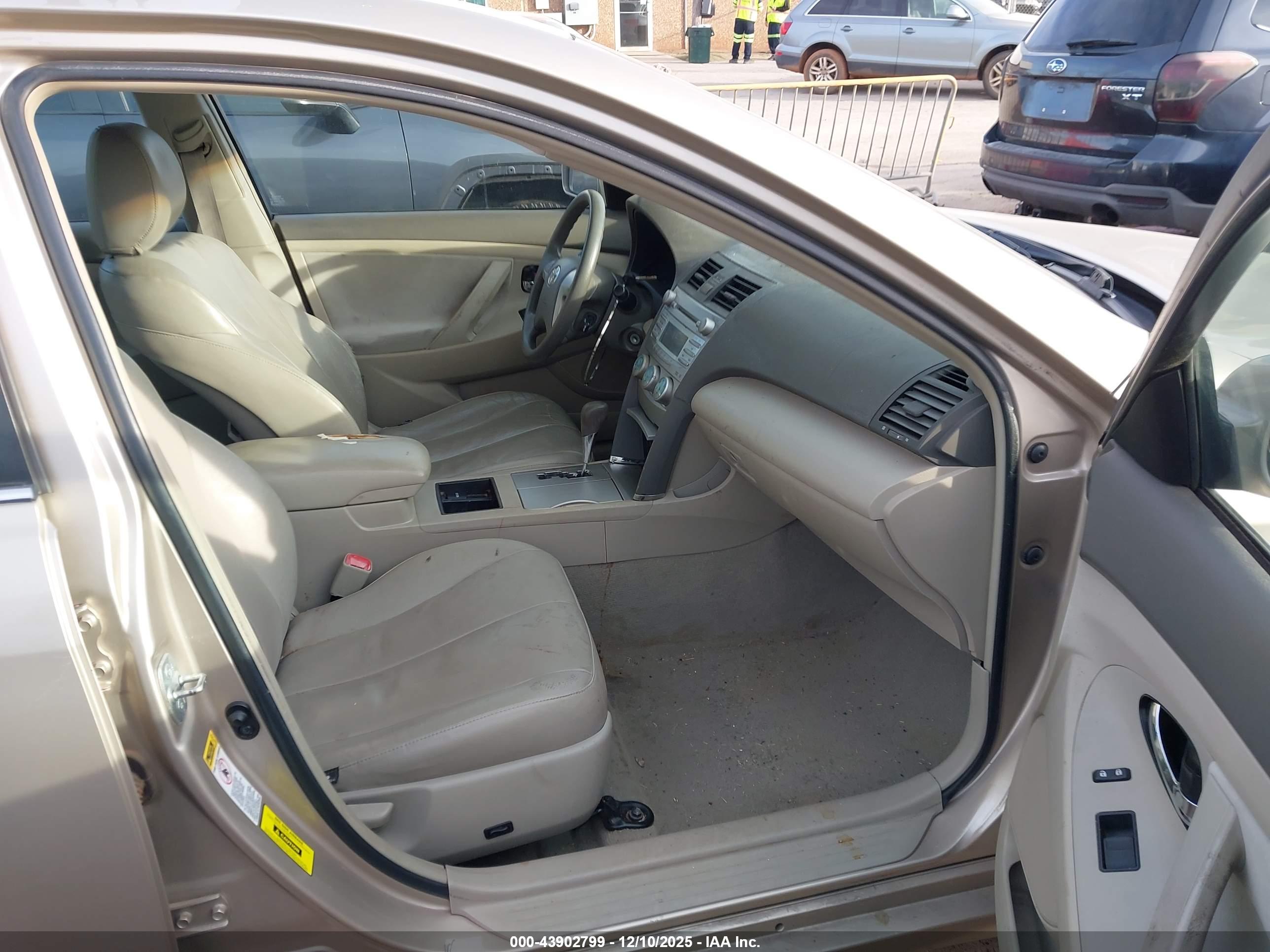 TOYOTA CAMRY image 5