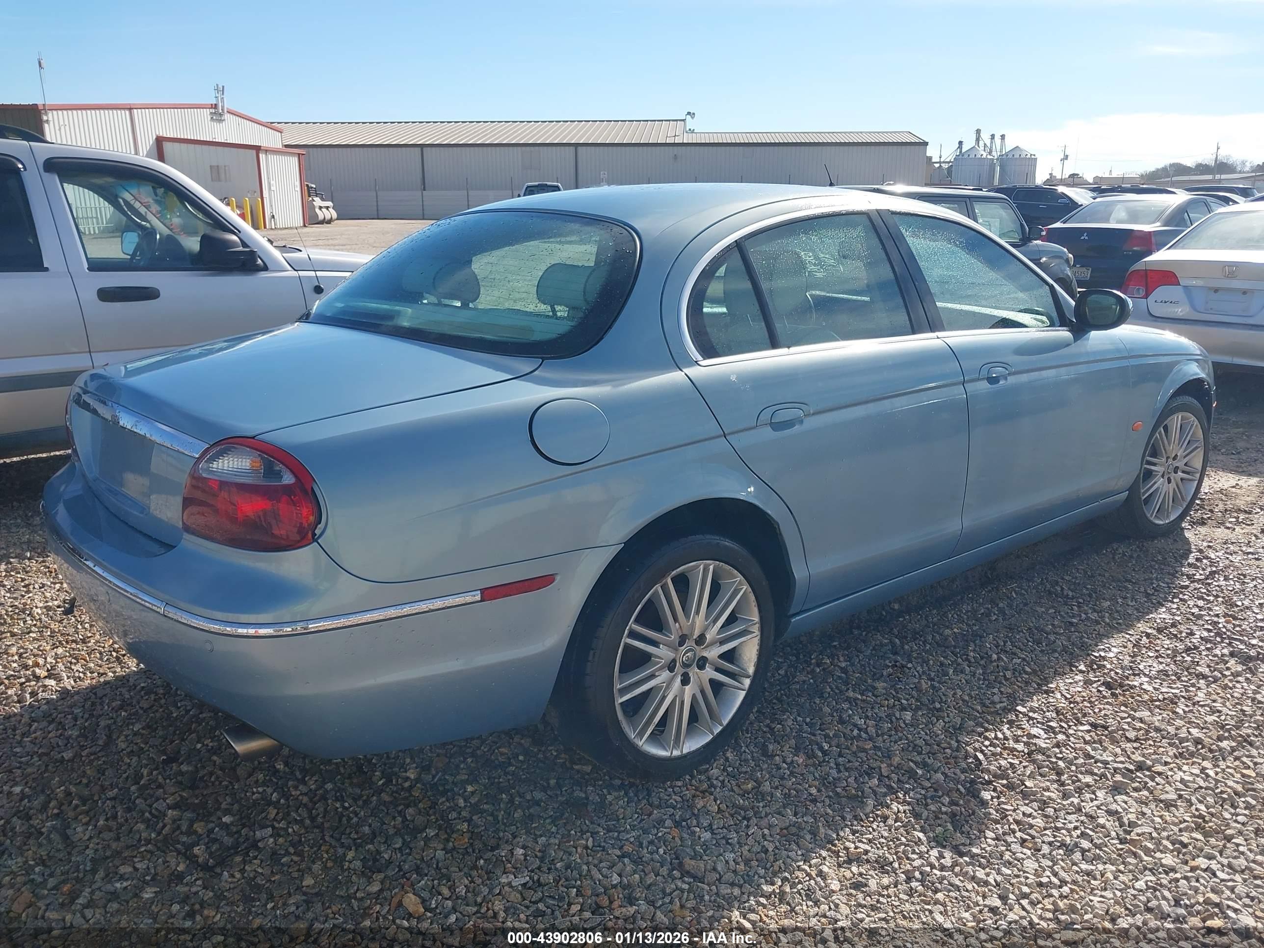 JAGUAR S-TYPE image 4