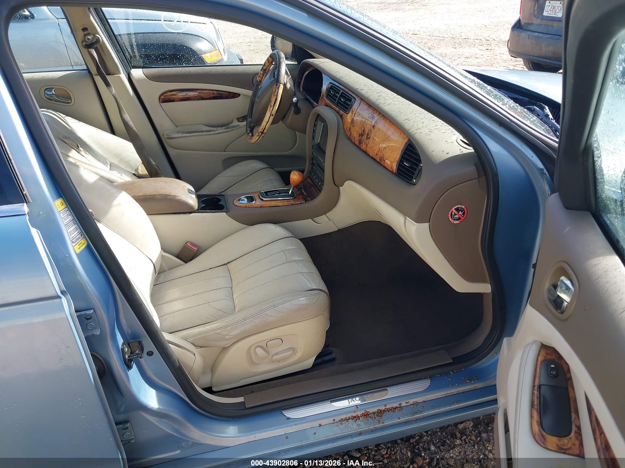 JAGUAR S-TYPE image 5