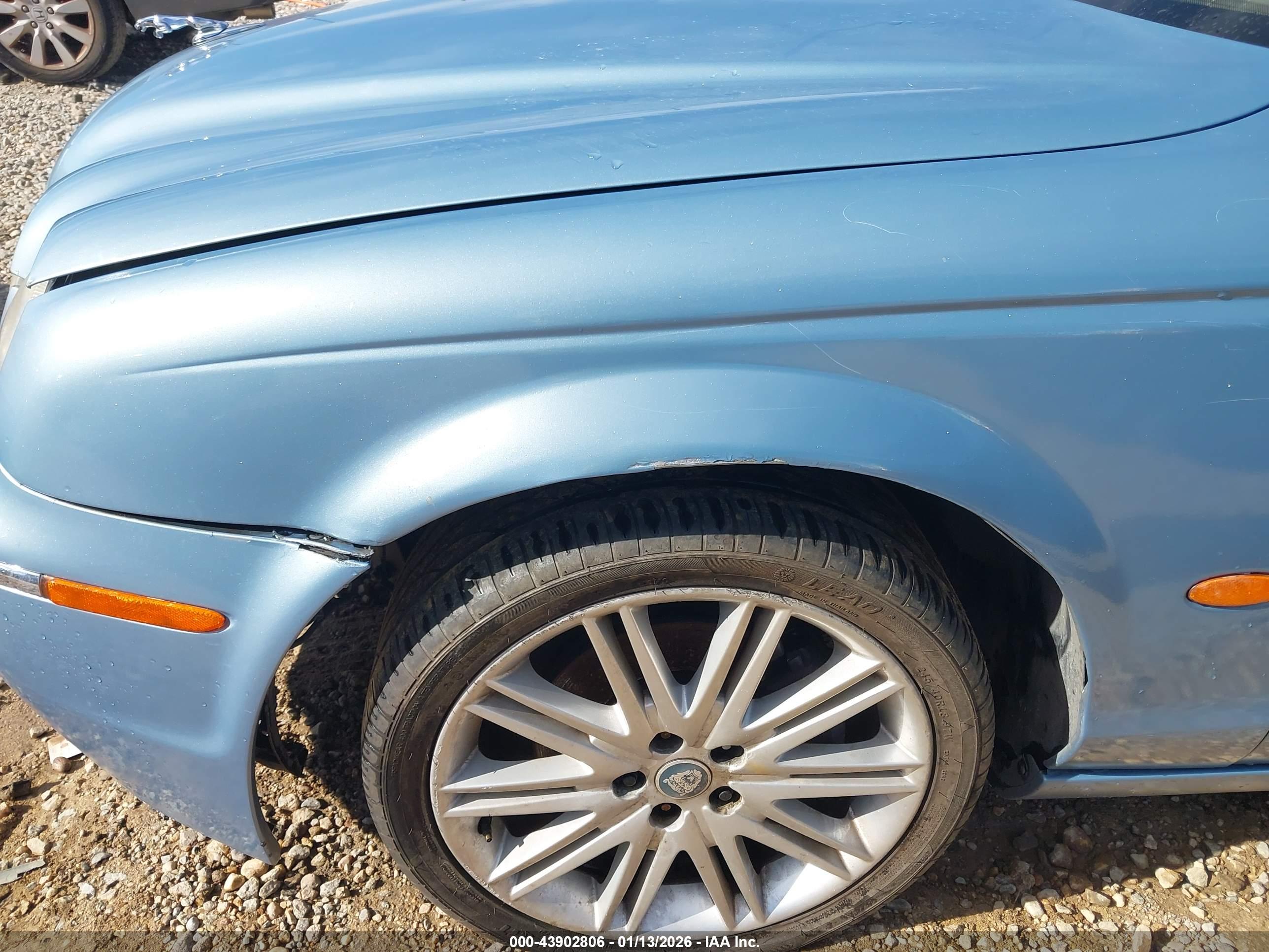 JAGUAR S-TYPE image 6