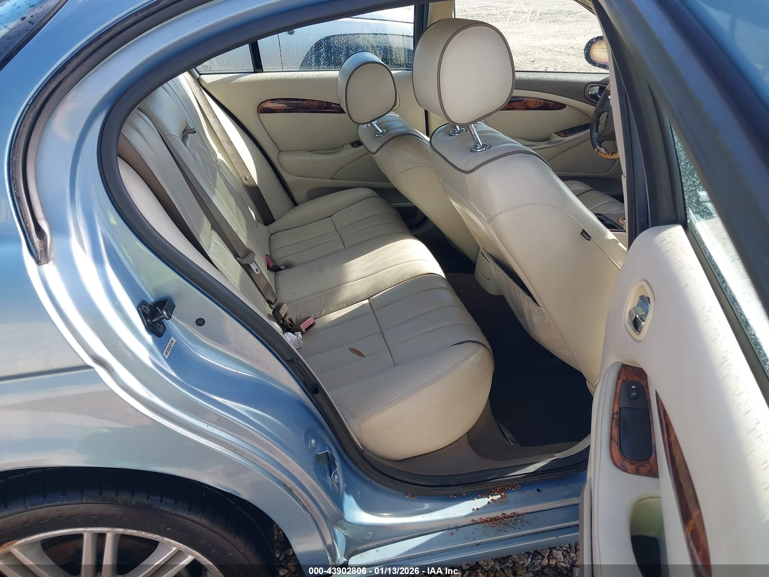 JAGUAR S-TYPE image 8