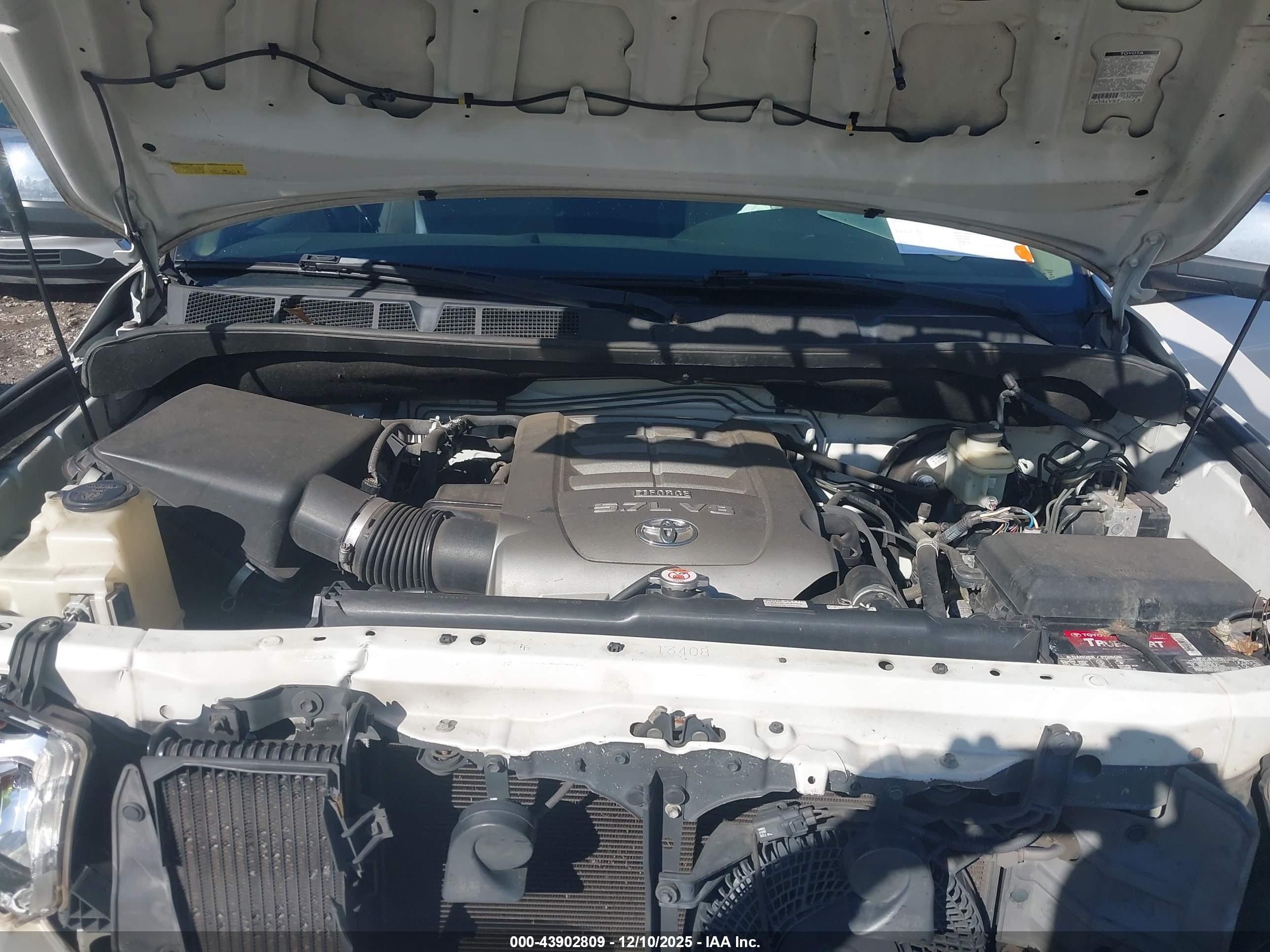 TOYOTA SEQUOIA image 10