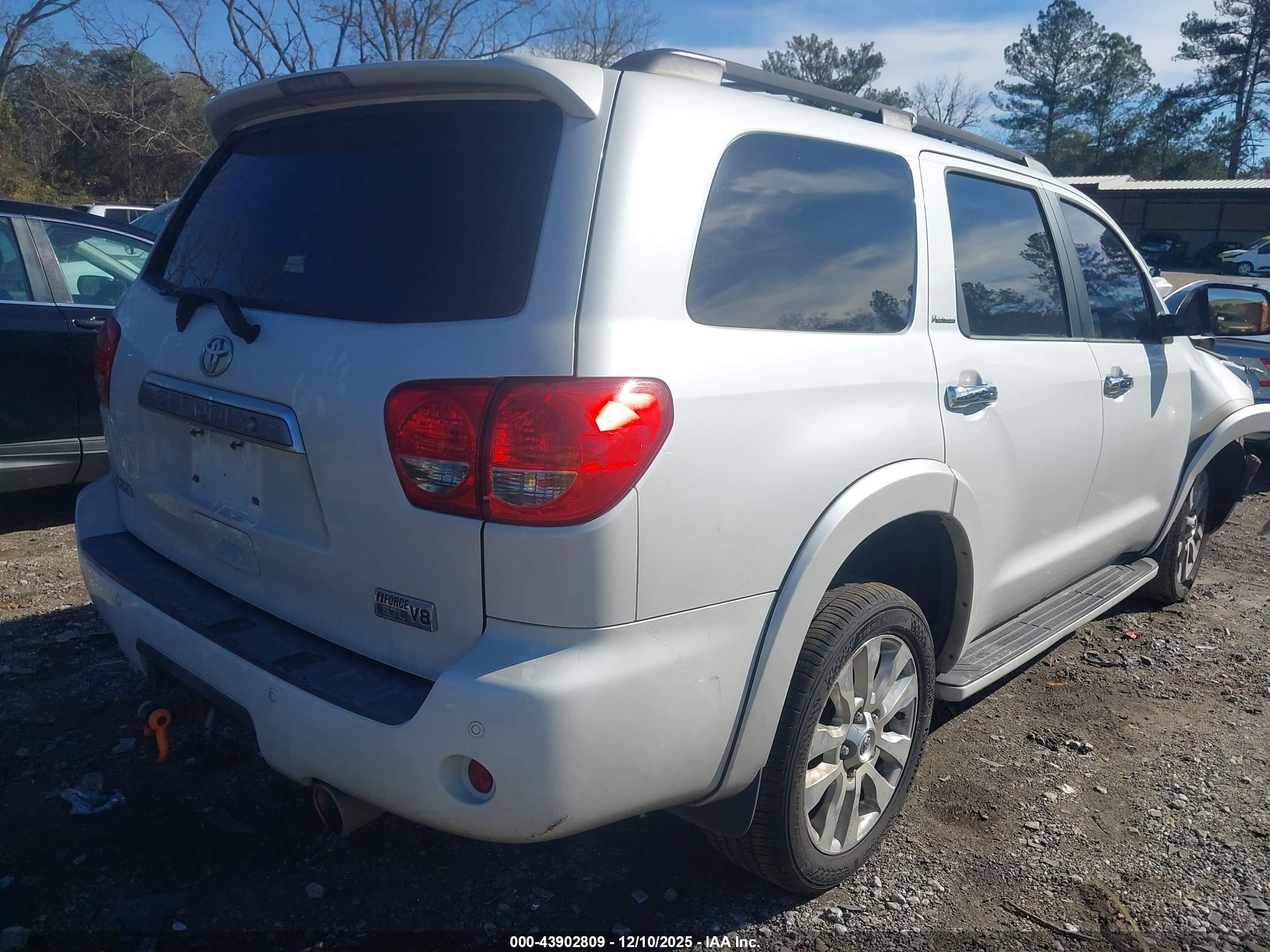 TOYOTA SEQUOIA image 4