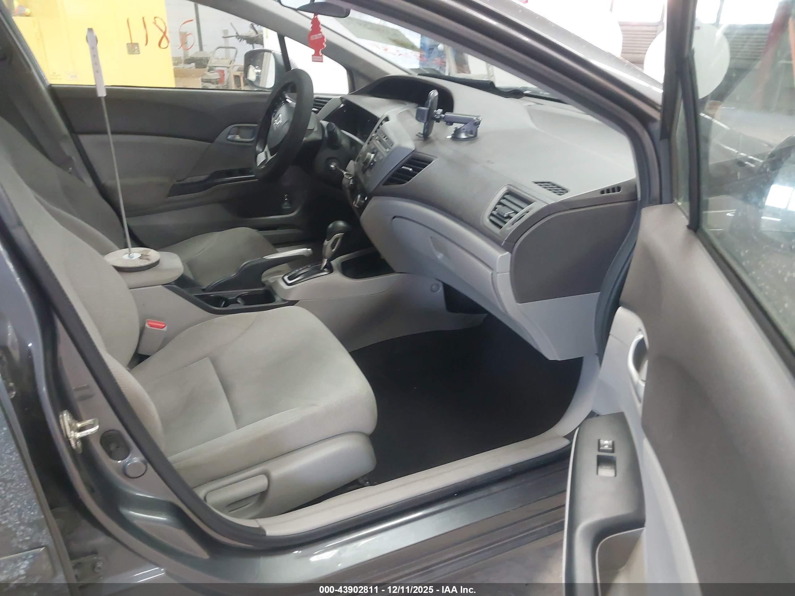 HONDA CIVIC image 5