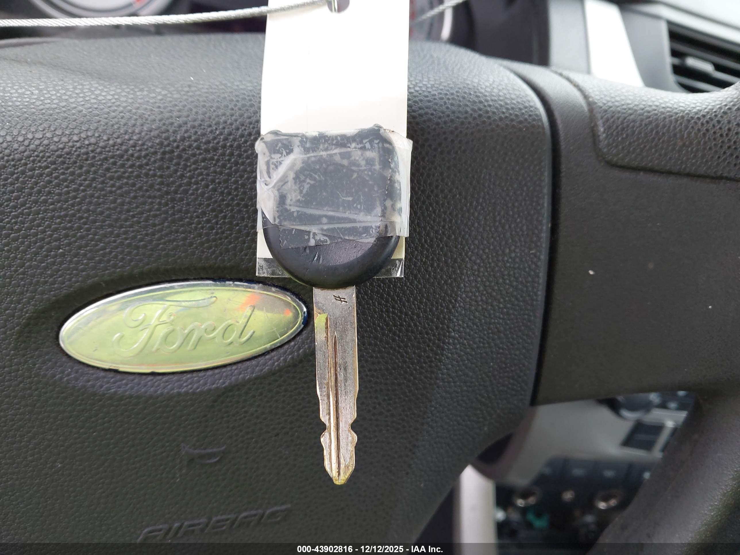 FORD FOCUS image 11