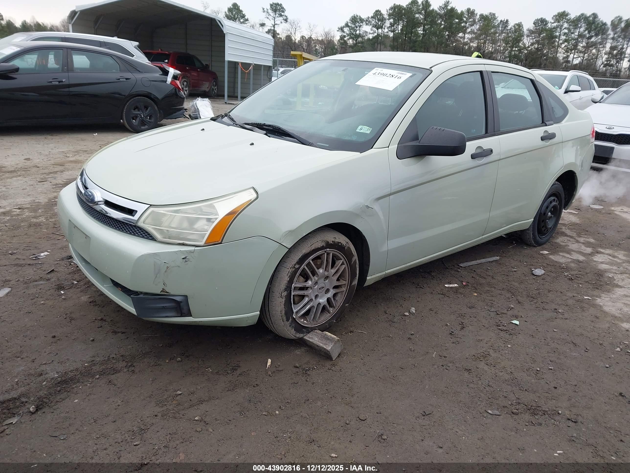 FORD FOCUS image 2