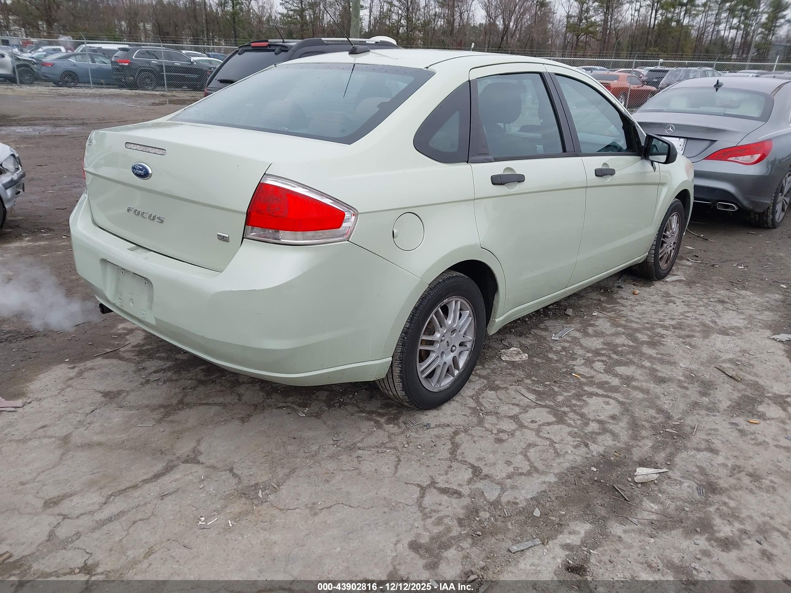FORD FOCUS image 4