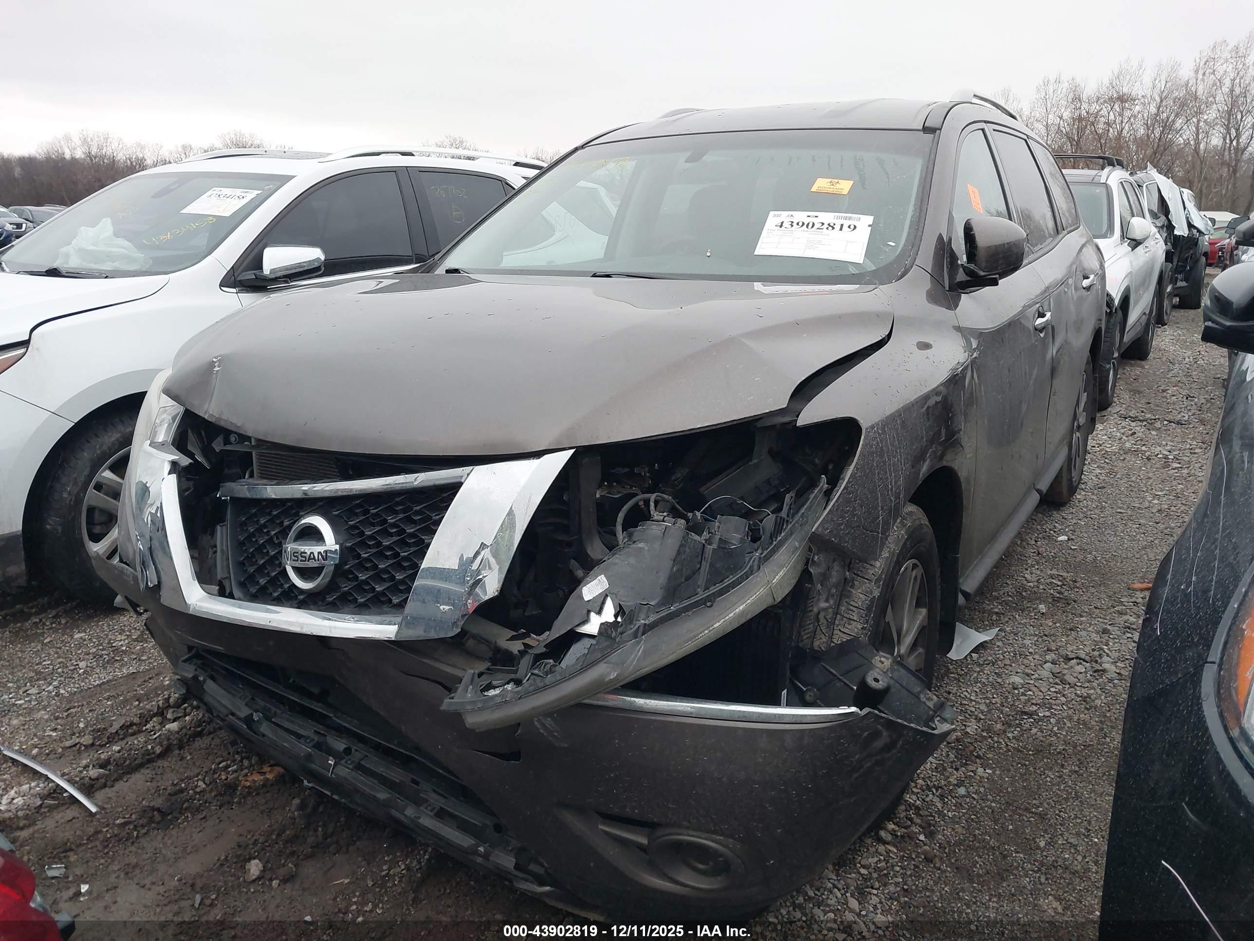 NISSAN PATHFINDER image 6