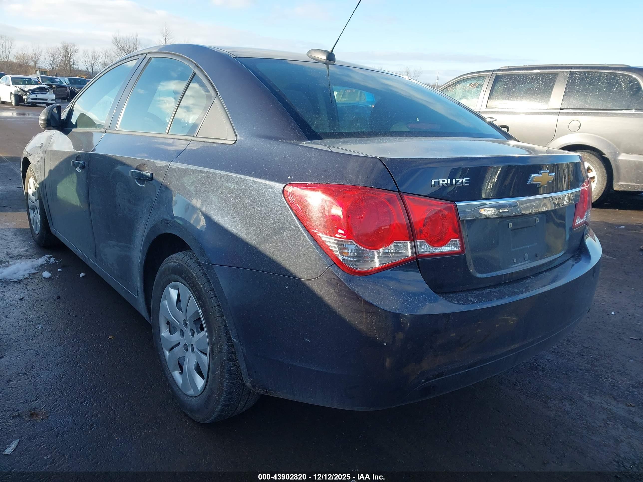 CHEVROLET CRUZE image 3