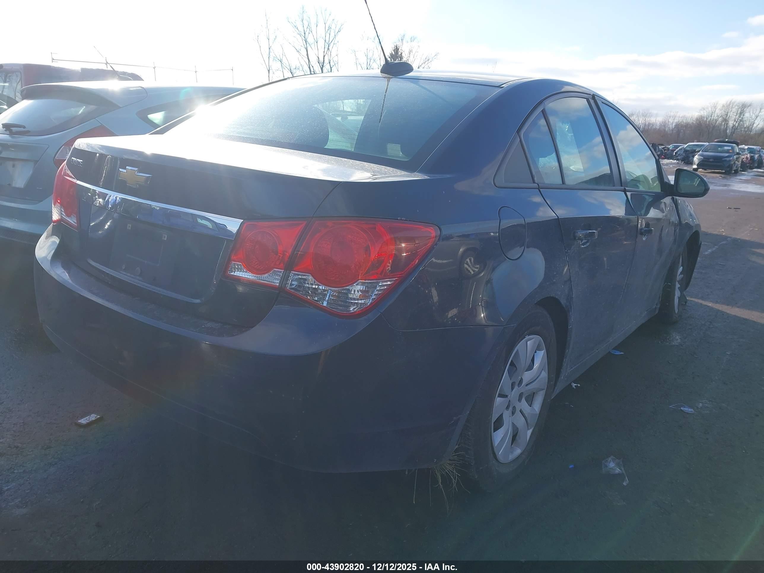 CHEVROLET CRUZE image 4