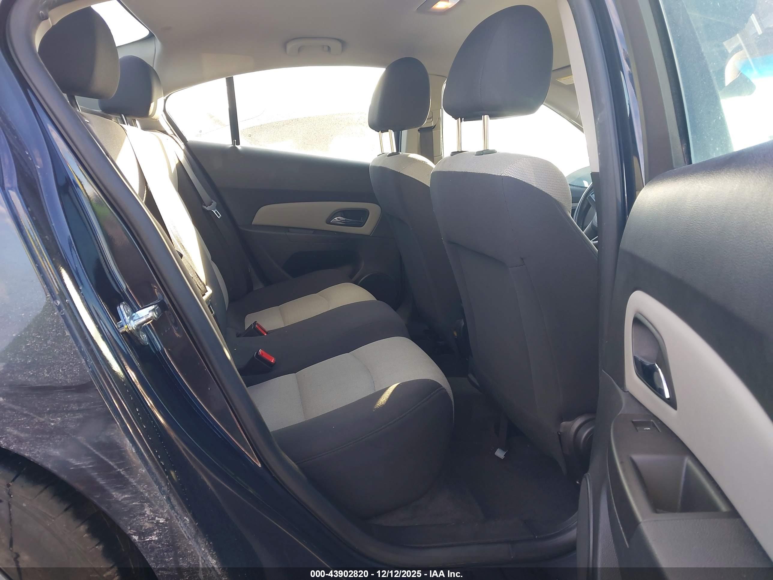 CHEVROLET CRUZE image 8