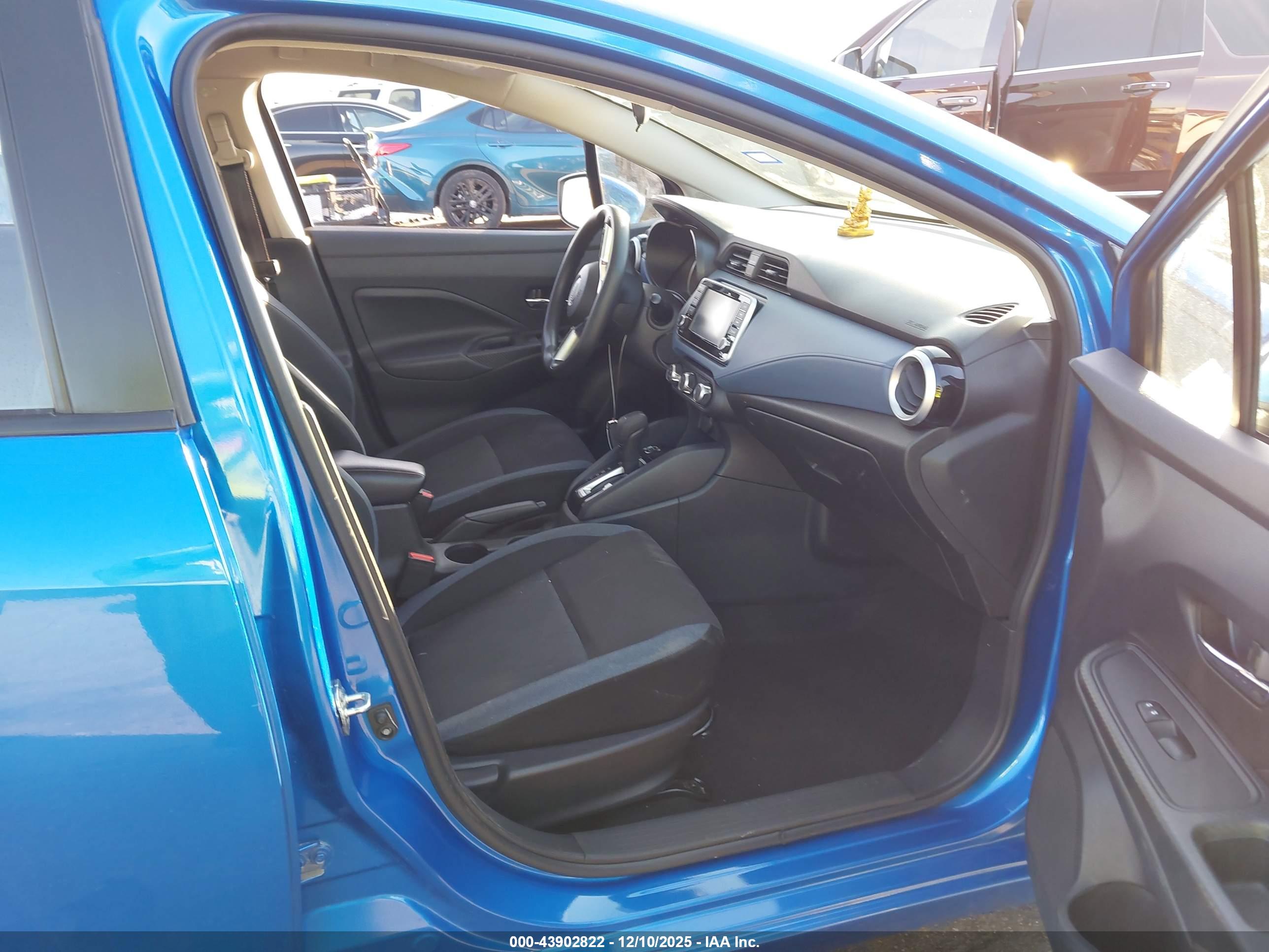 NISSAN VERSA image 5