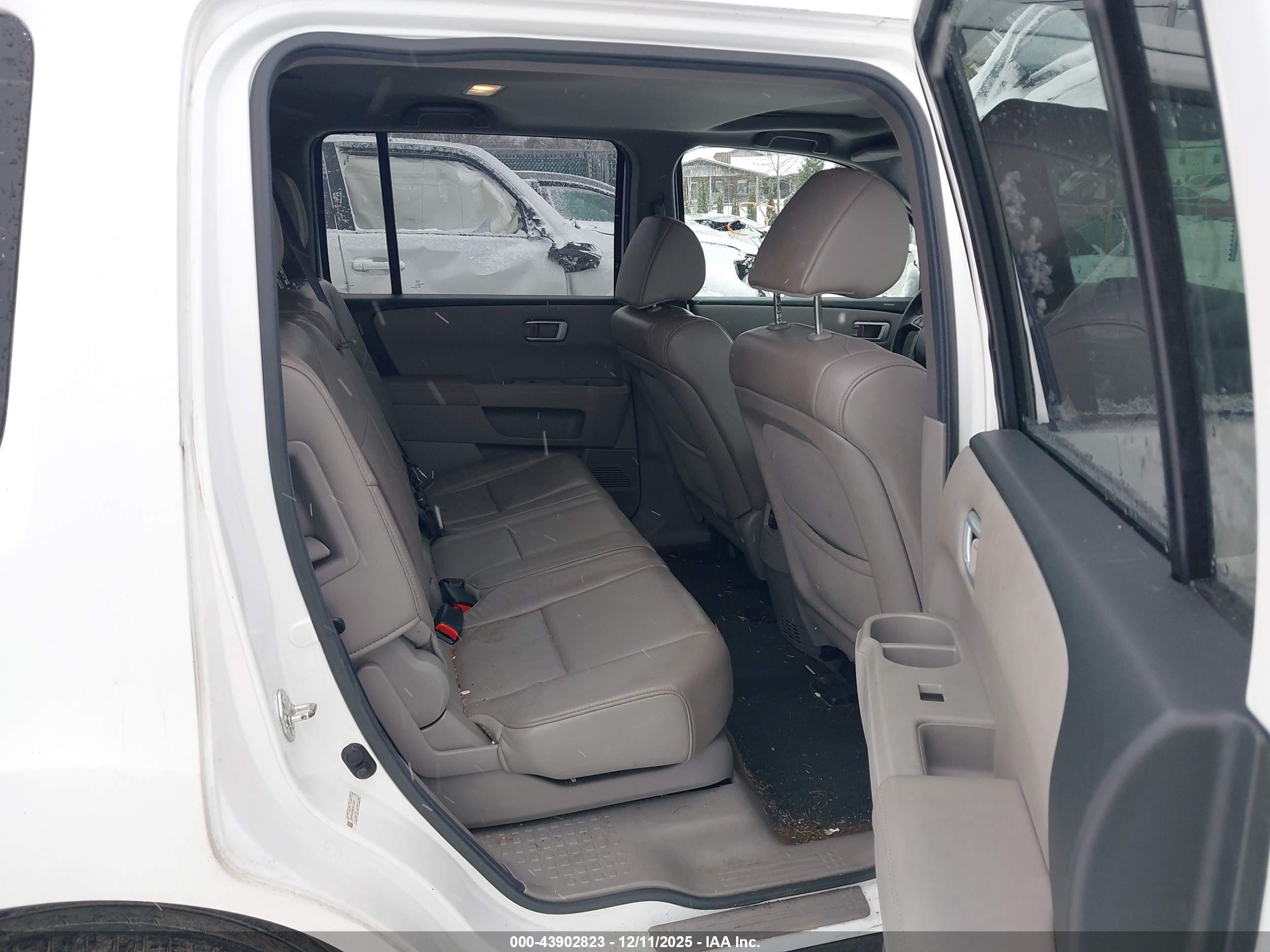 HONDA PILOT image 8