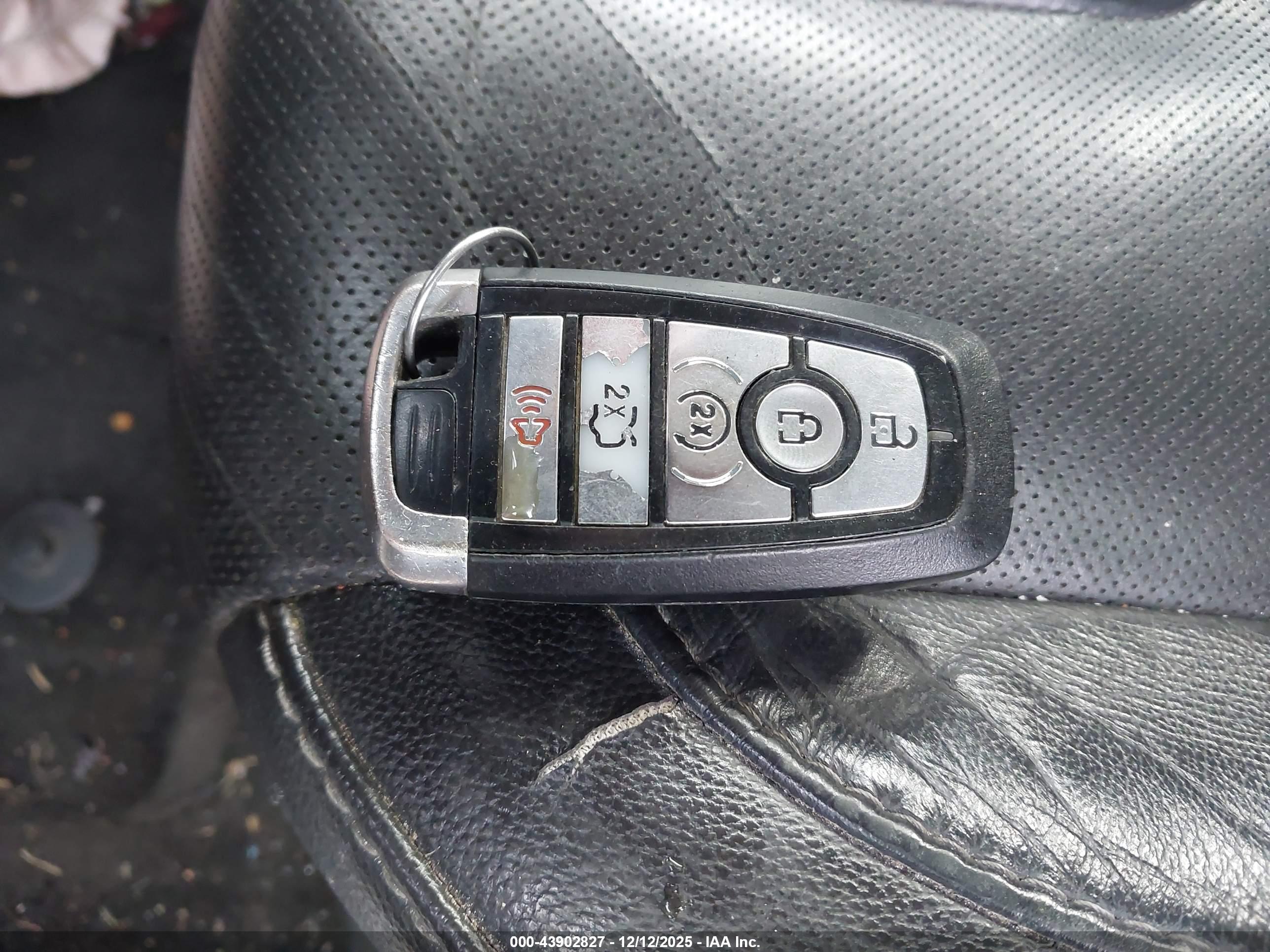 FORD FUSION image 11