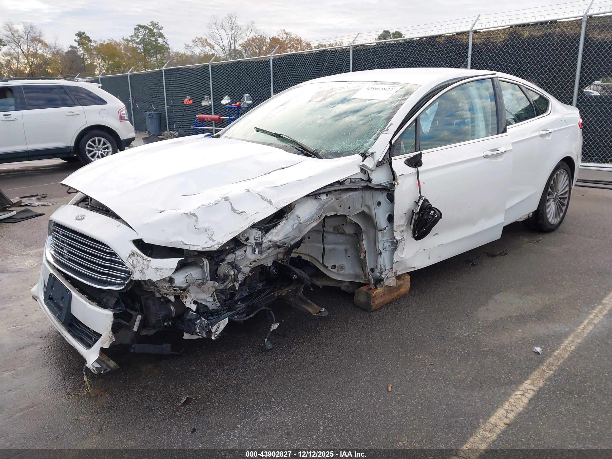 FORD FUSION image 2