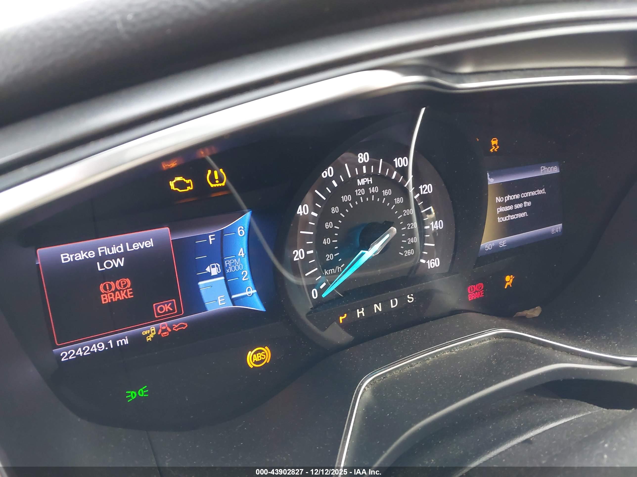 FORD FUSION image 7