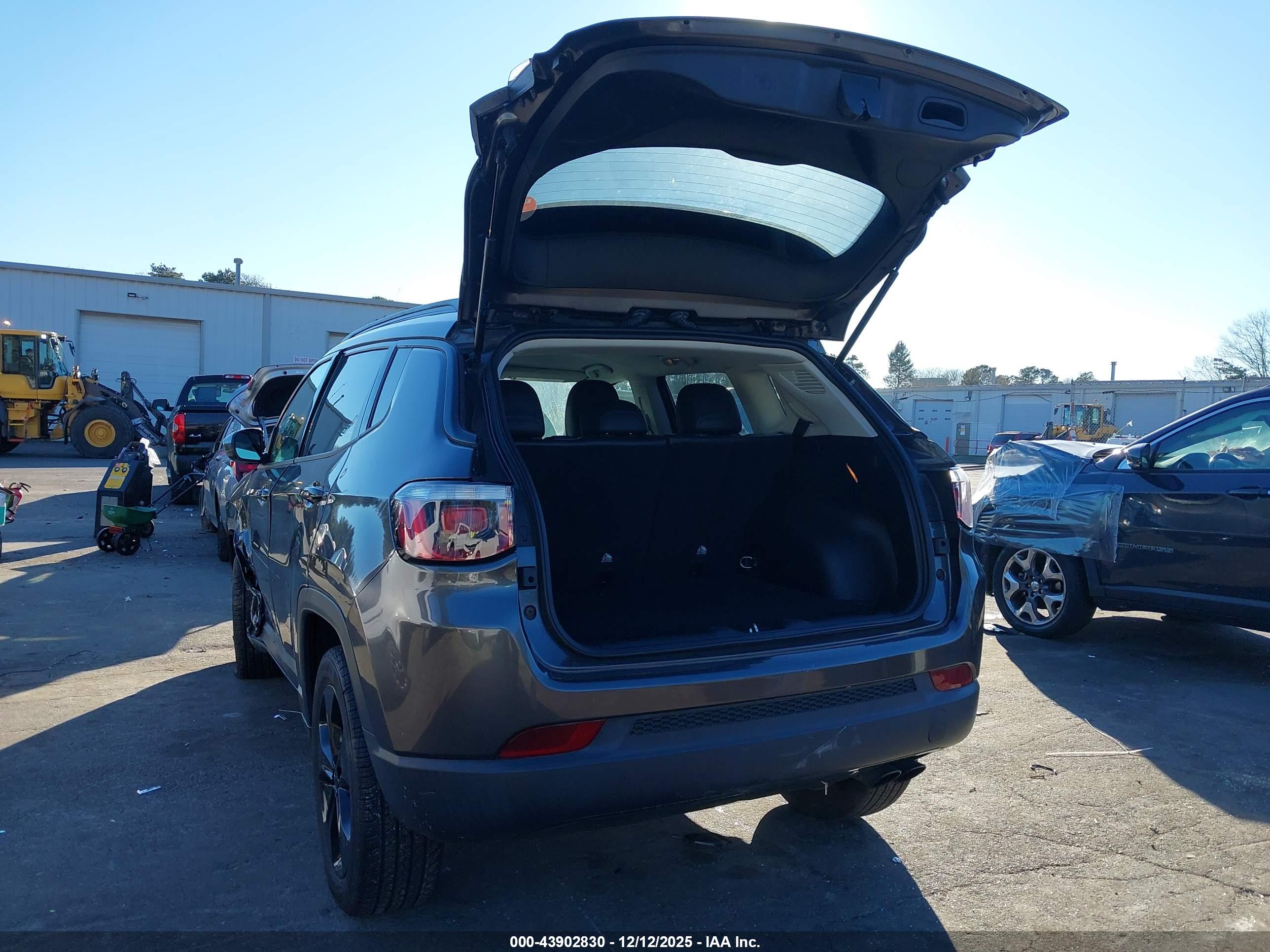 JEEP COMPASS image 3
