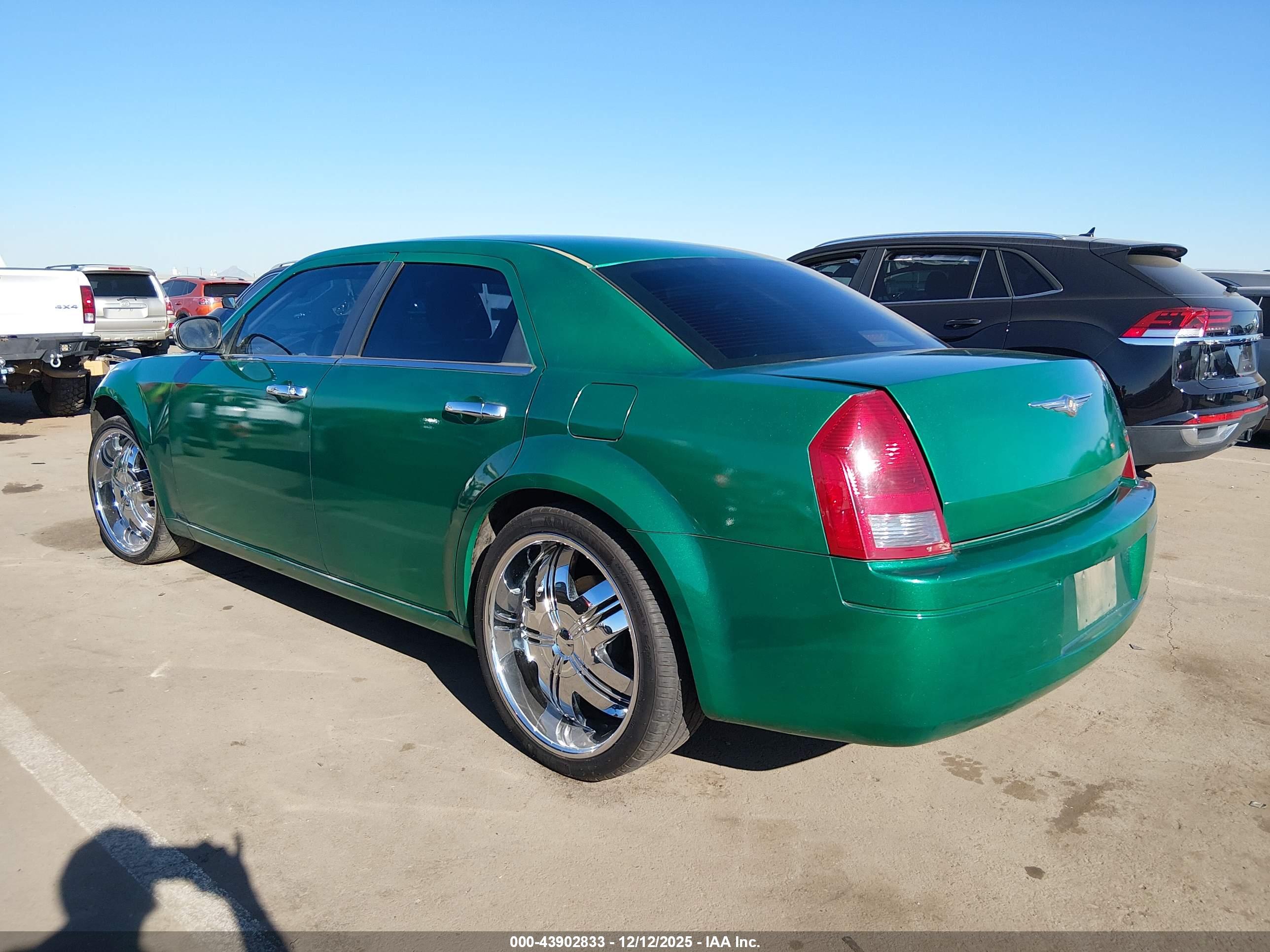 CHRYSLER 300 image 3