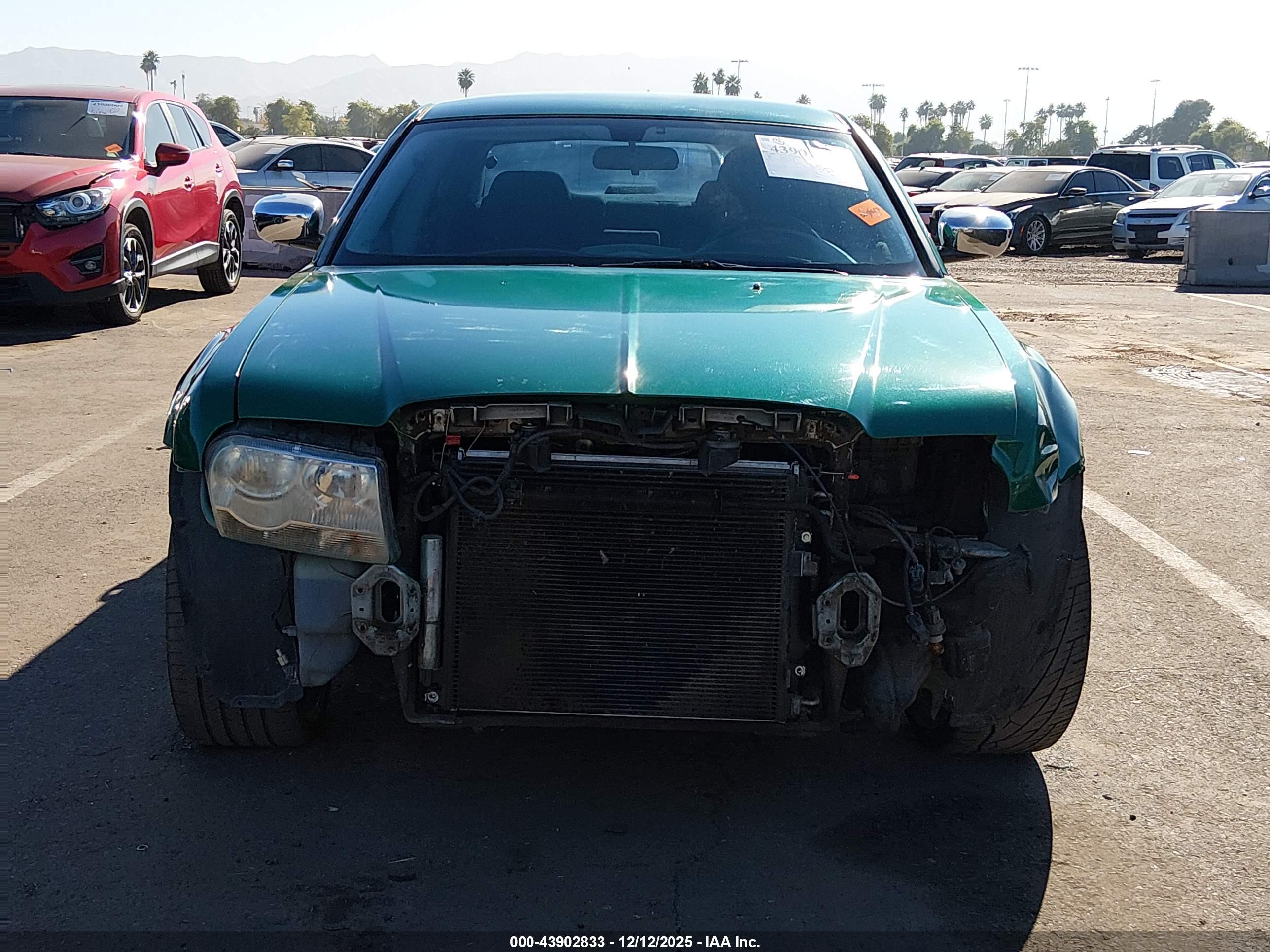 CHRYSLER 300 image 6