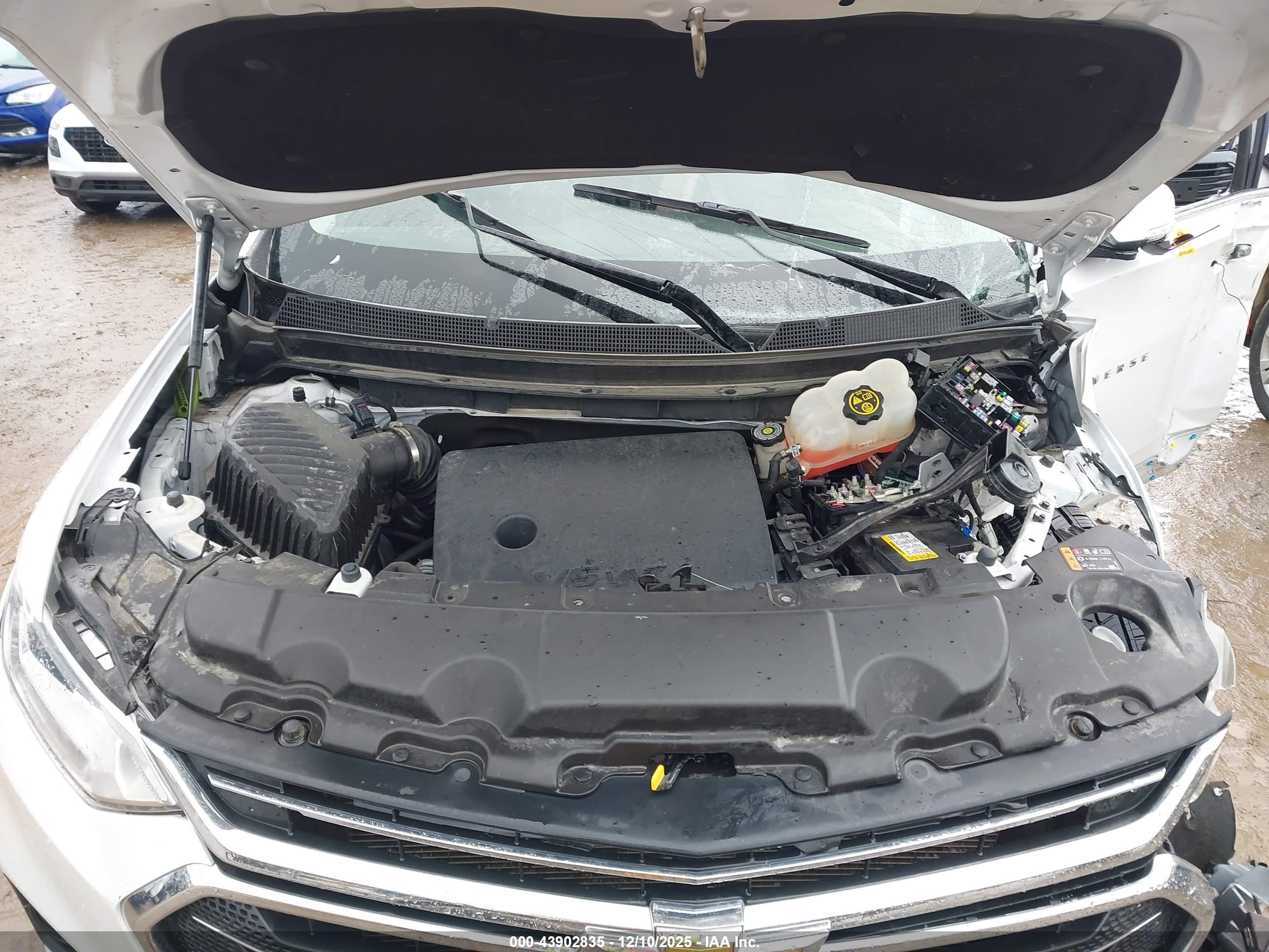 CHEVROLET TRAVERSE image 10