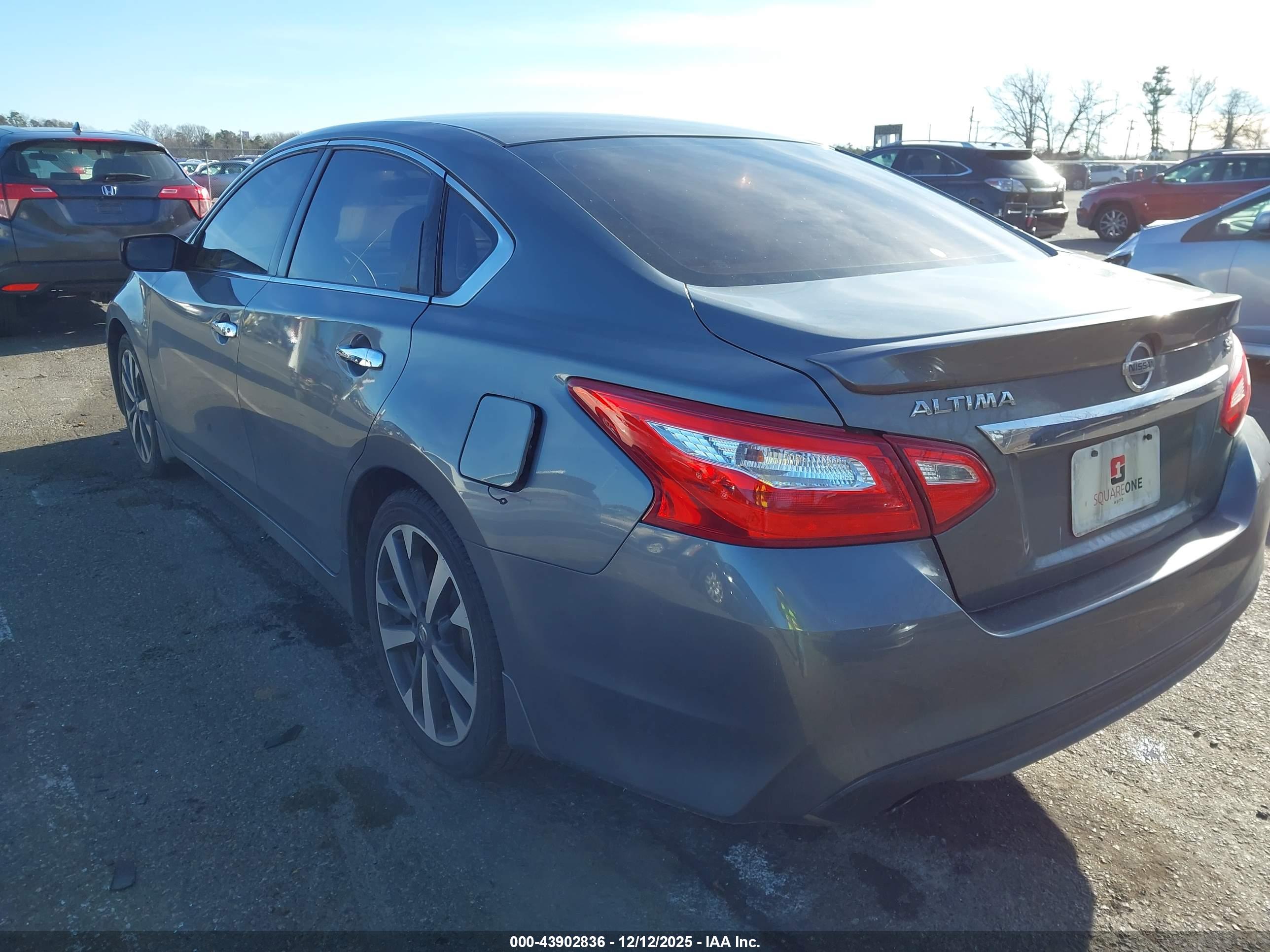NISSAN ALTIMA image 3