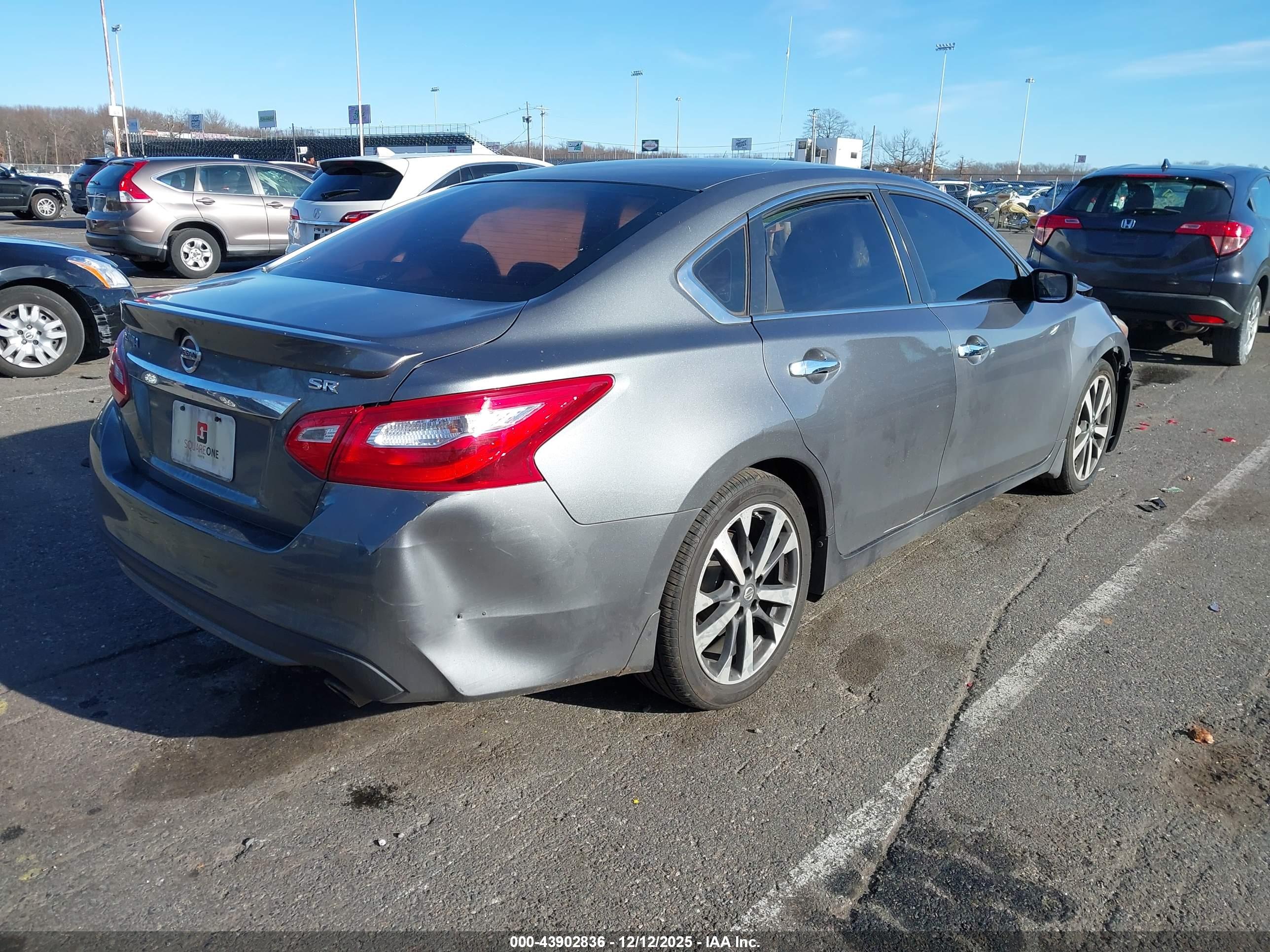 NISSAN ALTIMA image 4
