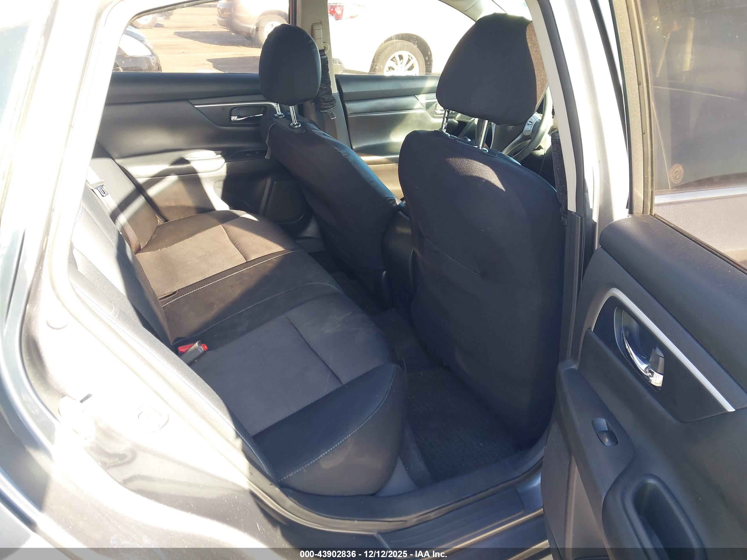 NISSAN ALTIMA image 8