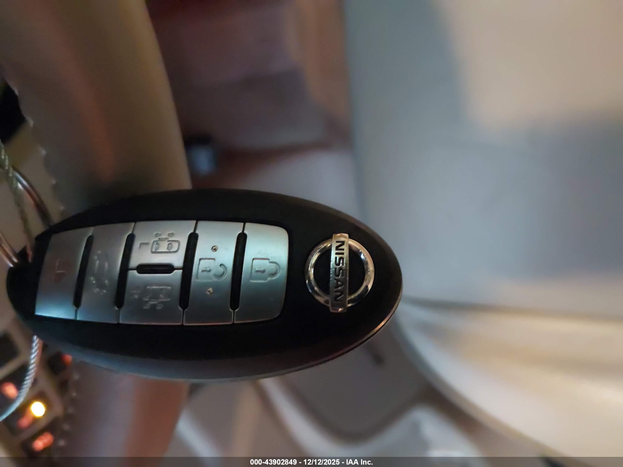 NISSAN QUEST image 11