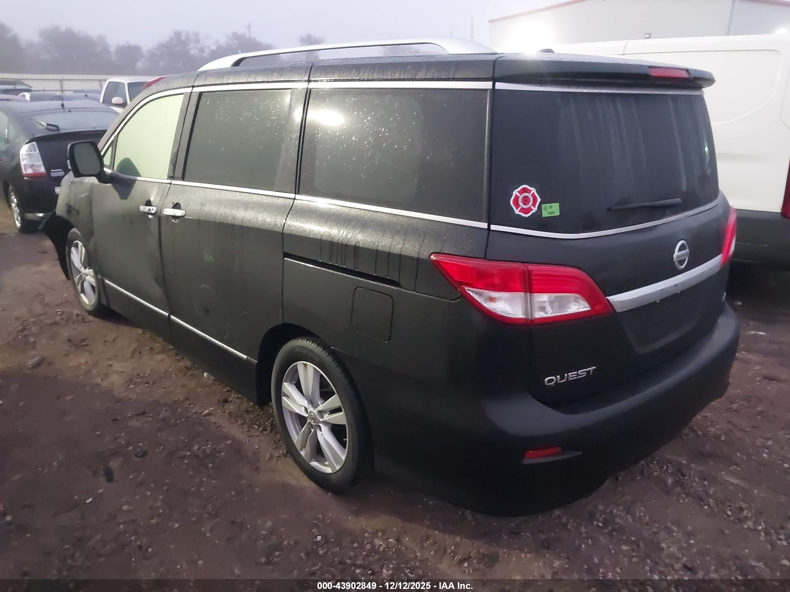 NISSAN QUEST image 3