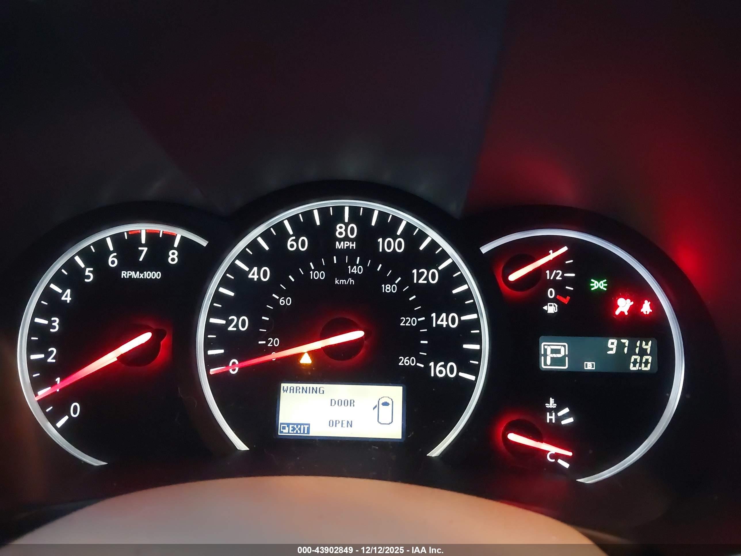 NISSAN QUEST image 7