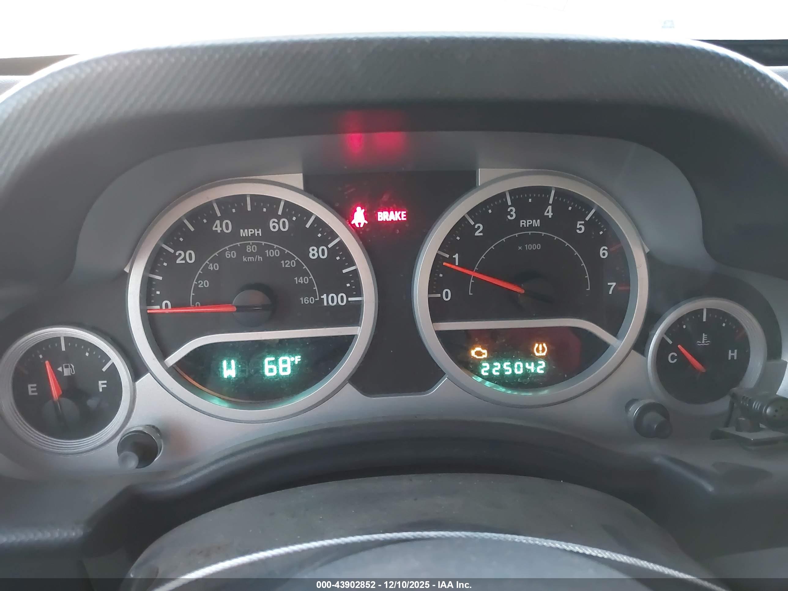 JEEP WRANGLER image 7