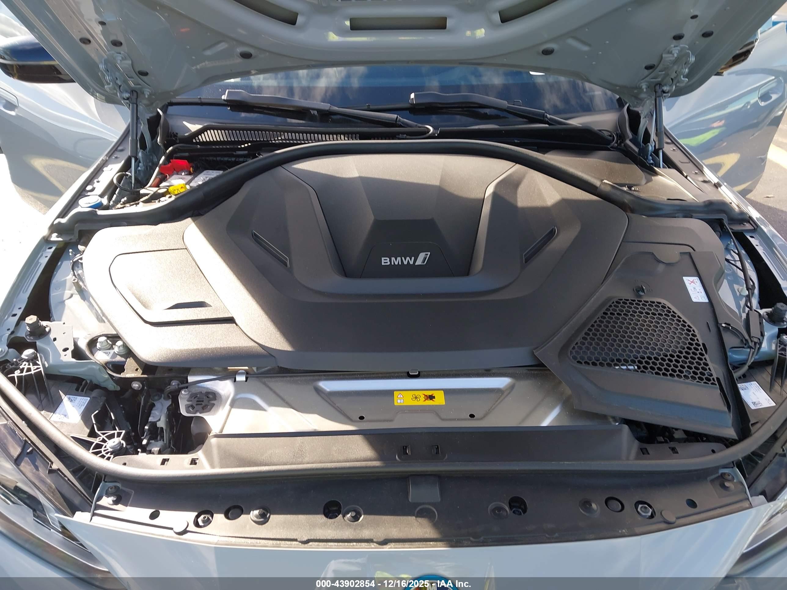 BMW I4 image 10