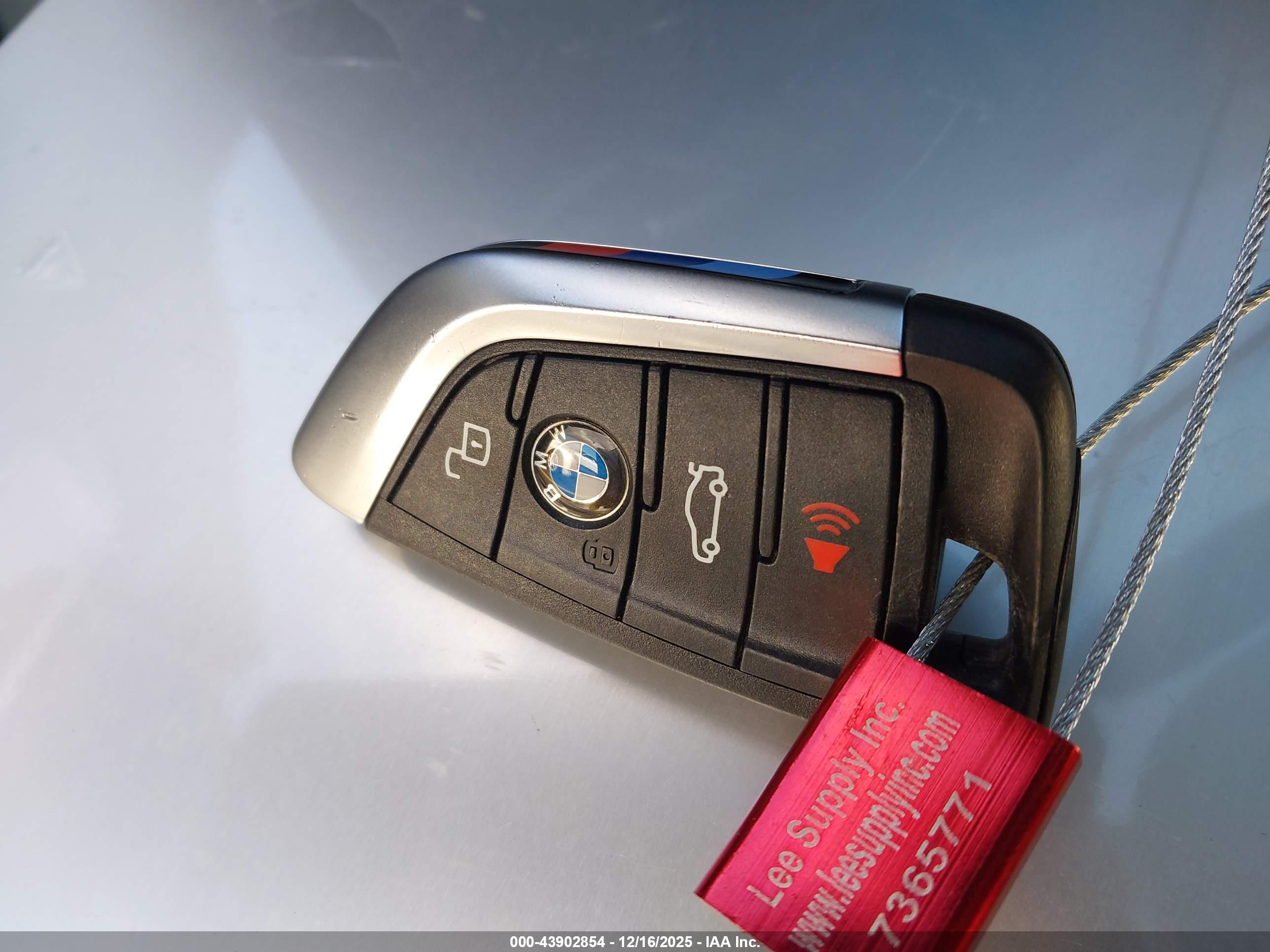 BMW I4 image 11