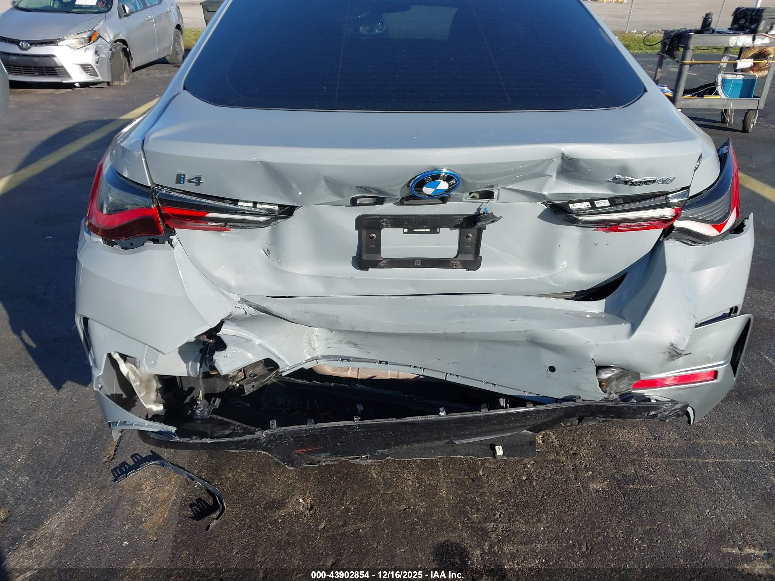 BMW I4 image 6