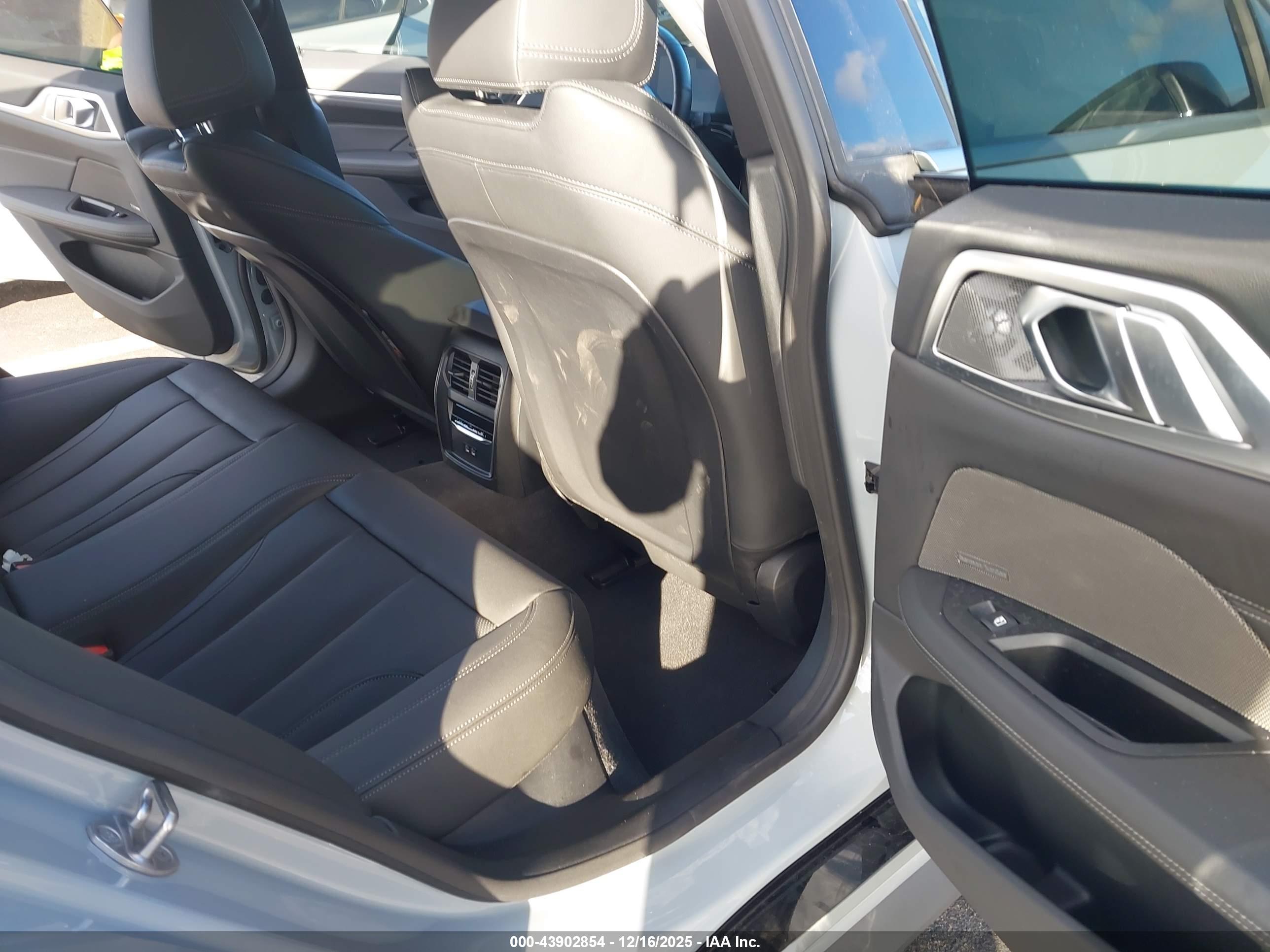 BMW I4 image 8