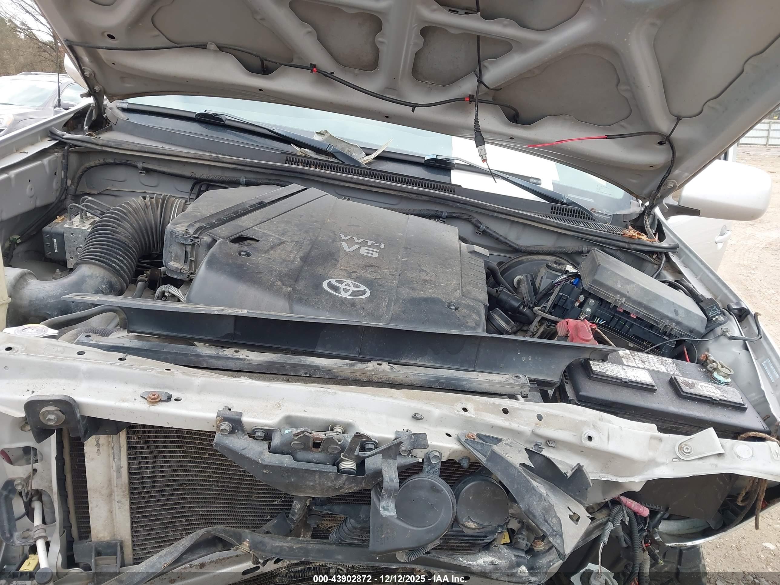TOYOTA TACOMA image 10