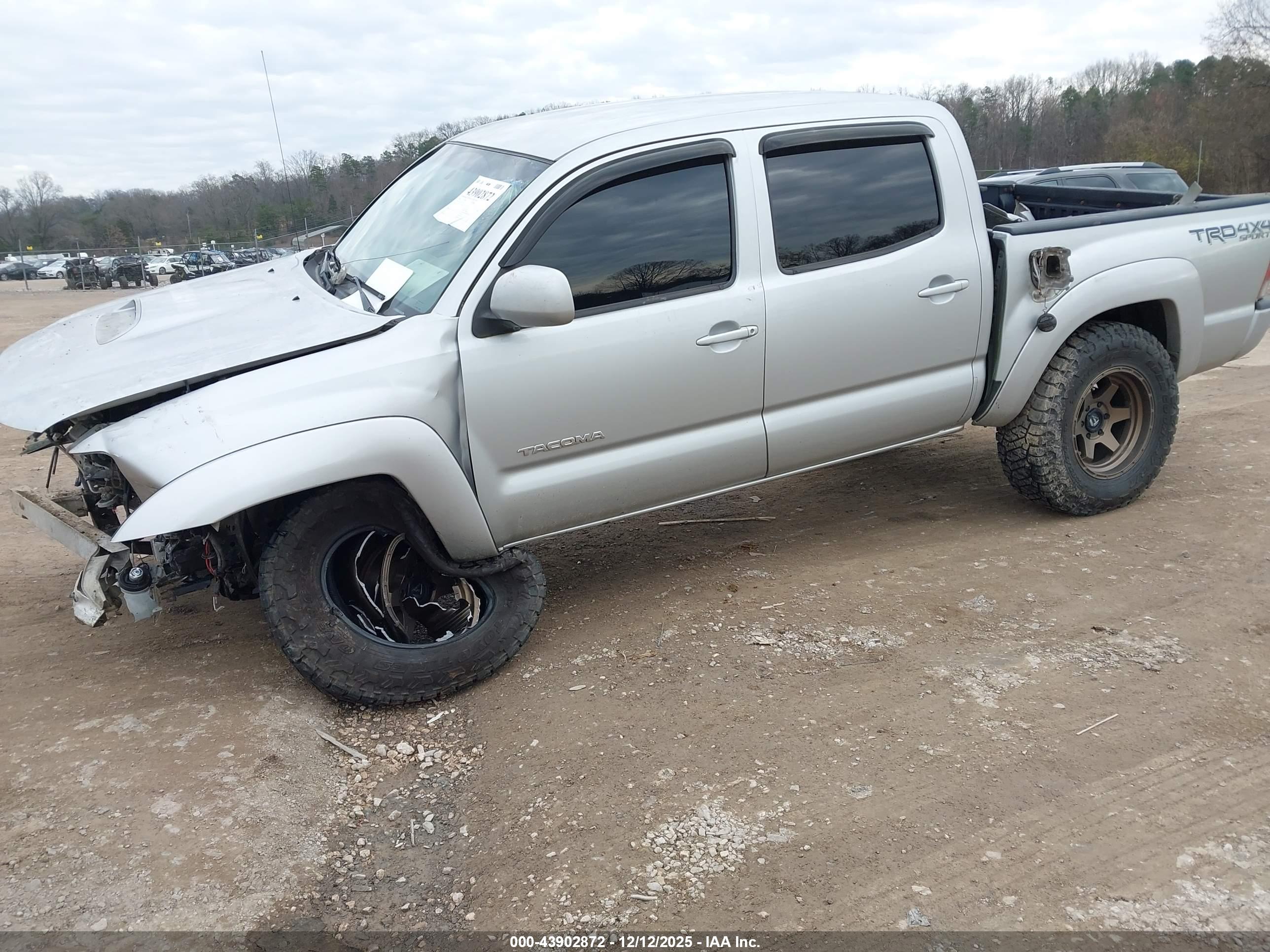 TOYOTA TACOMA image 2