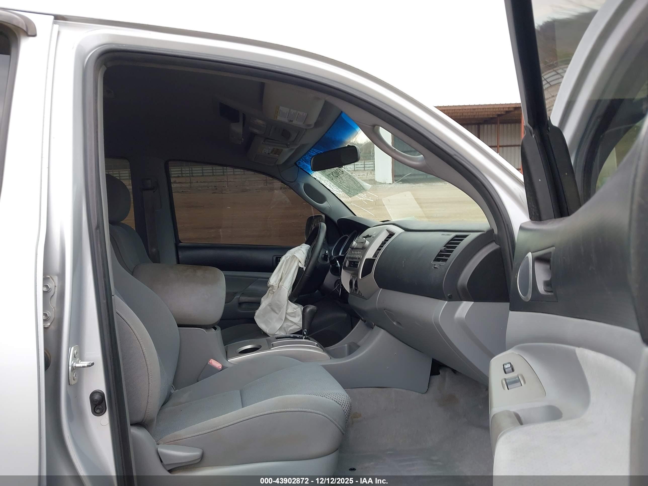 TOYOTA TACOMA image 5