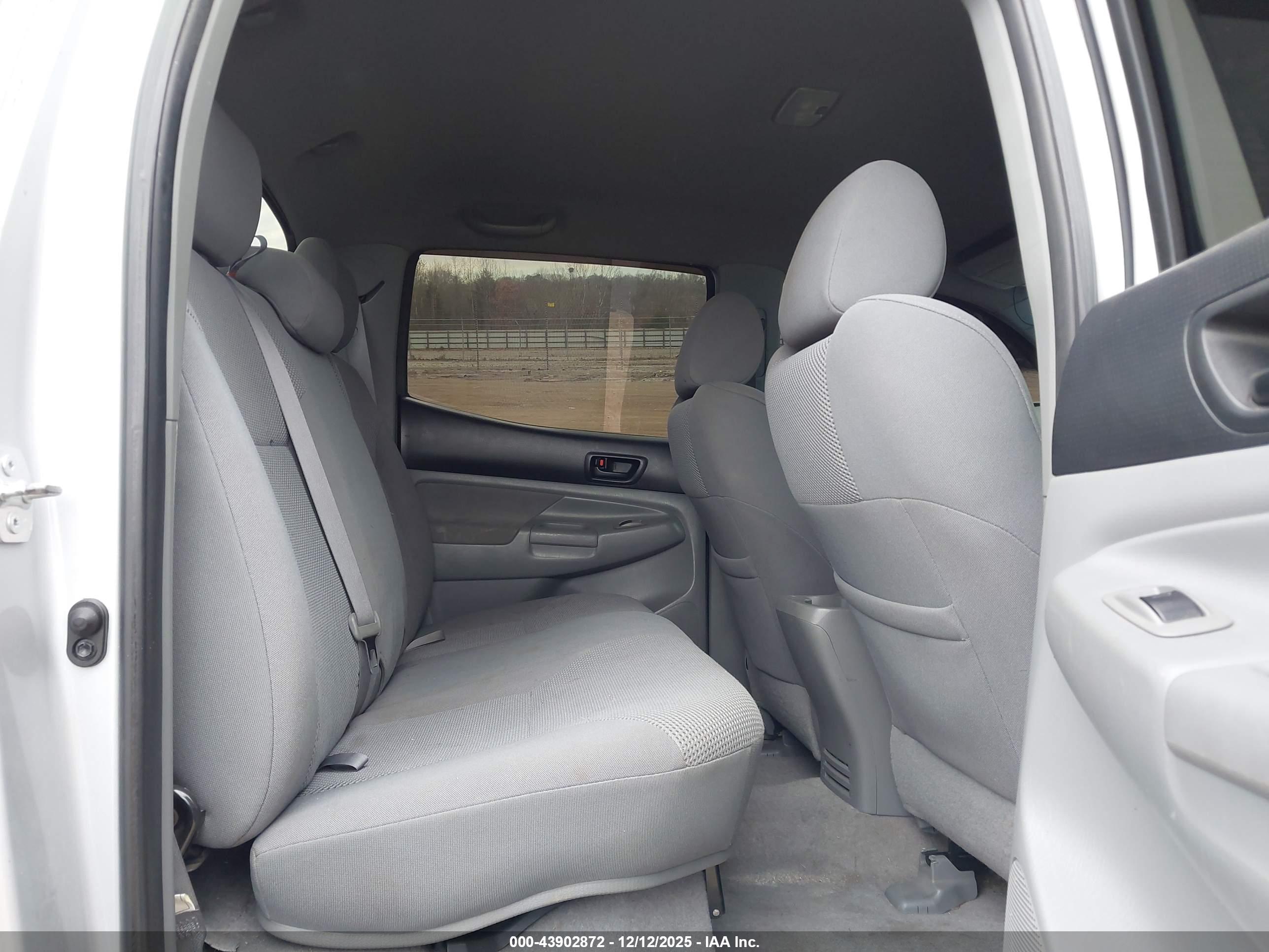 TOYOTA TACOMA image 8