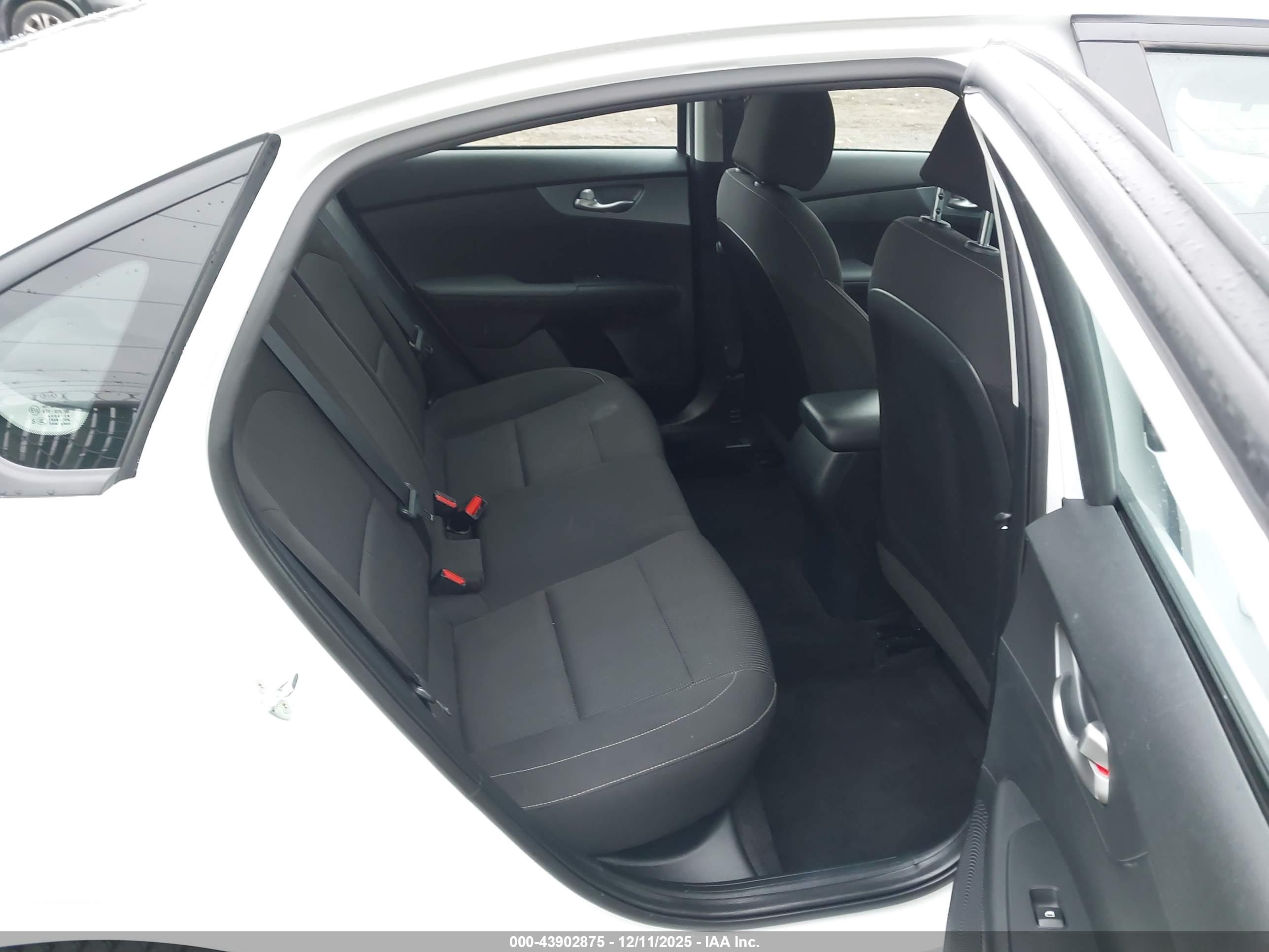 KIA FORTE image 8