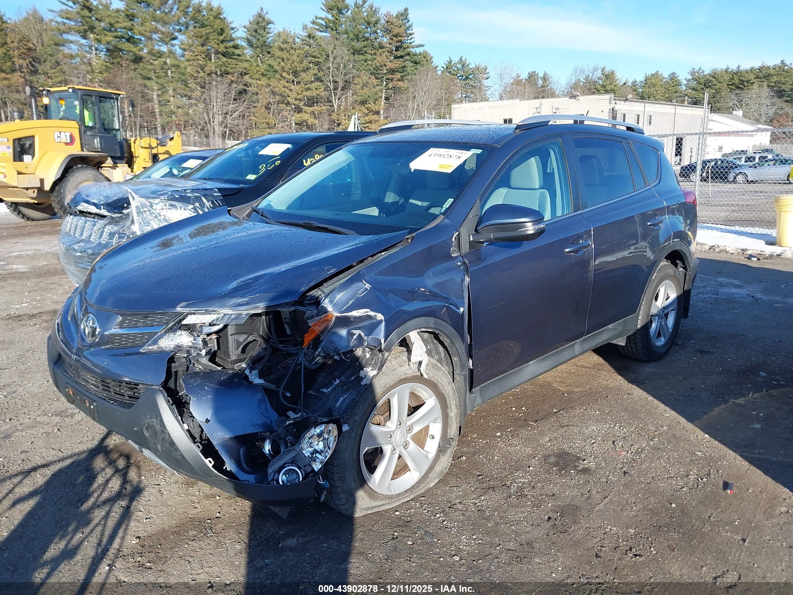 TOYOTA RAV4 image 2